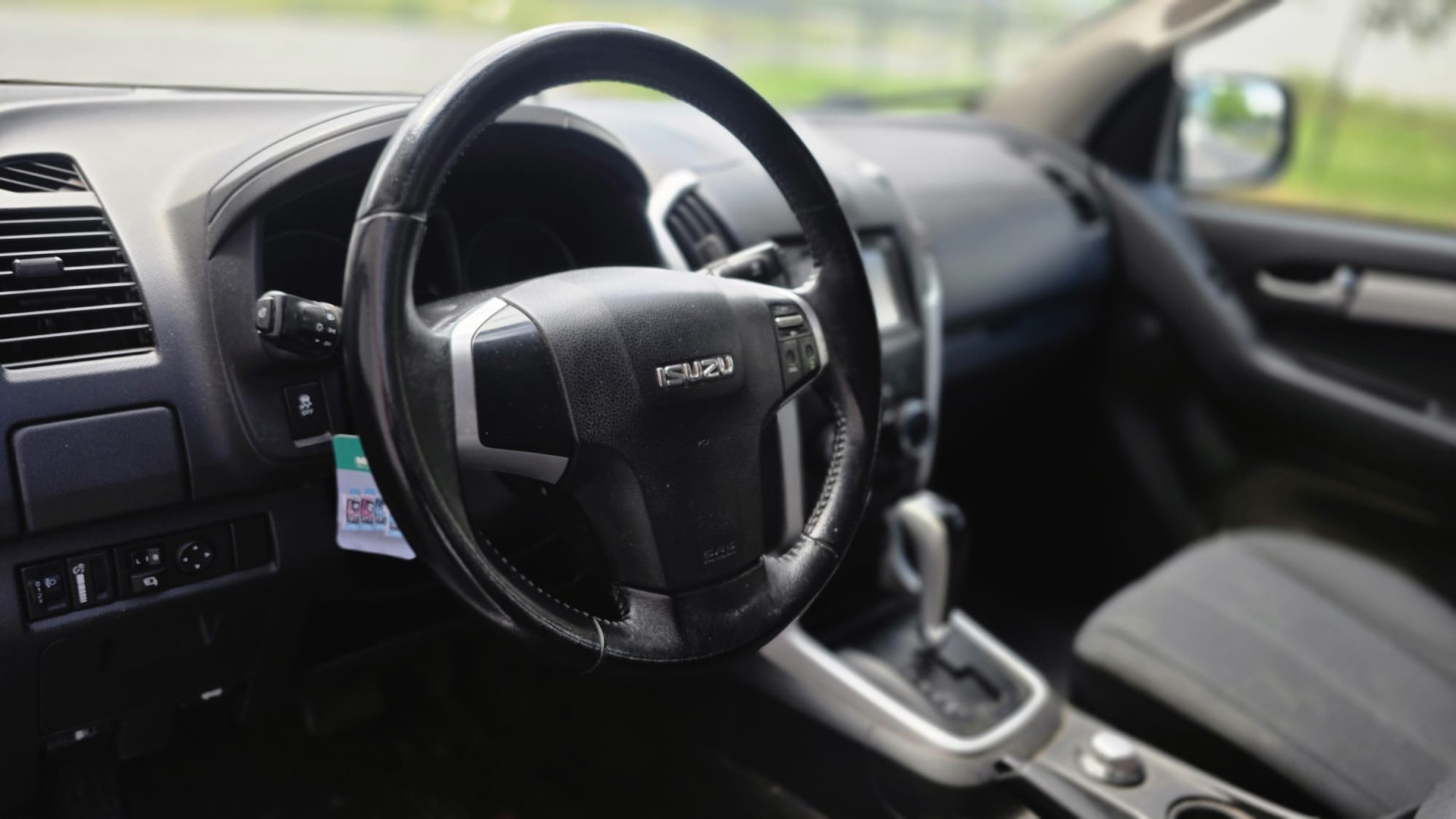 ISUZU D-MAX 2.5 SpaceCab Solar Plus 4x4 A-image-15