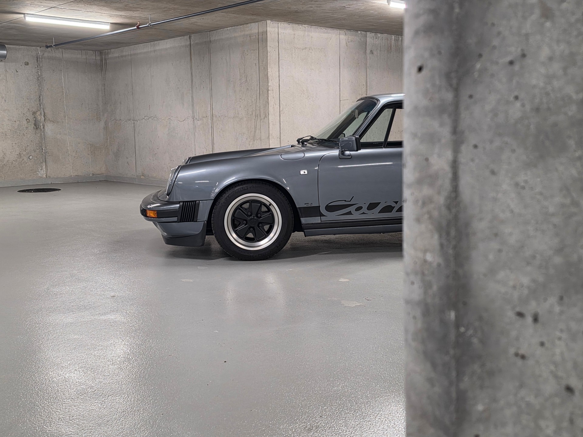 PORSCHE 911 SC-showroom-element-3