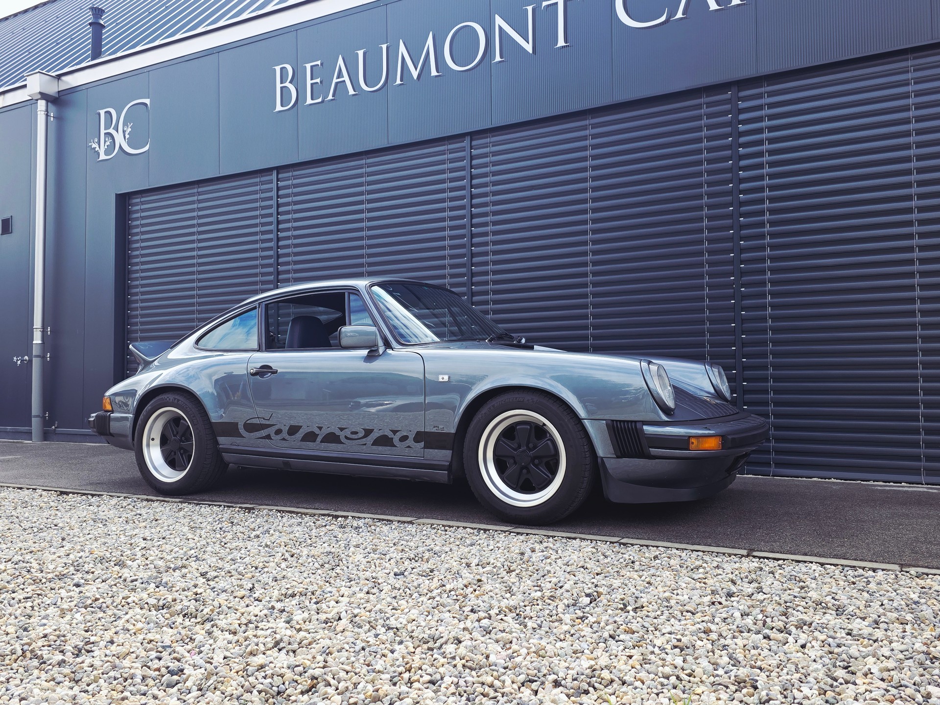 PORSCHE 911 SC-showroom-element-2