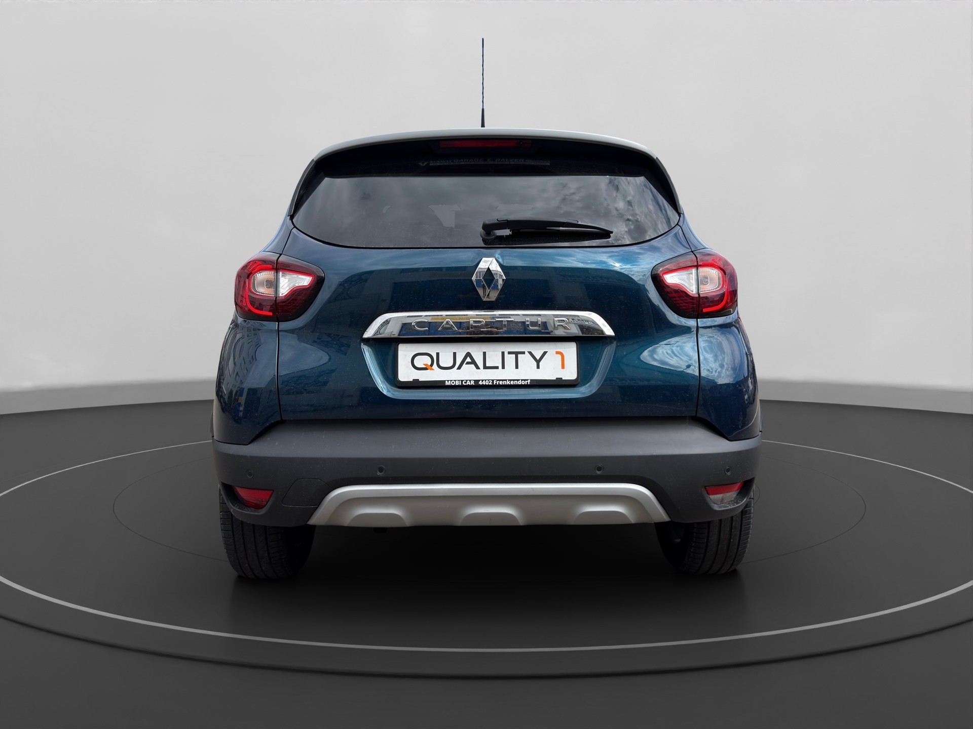 RENAULT Captur 1.2 T 16V Initiale Paris EDC-showroom-element-3