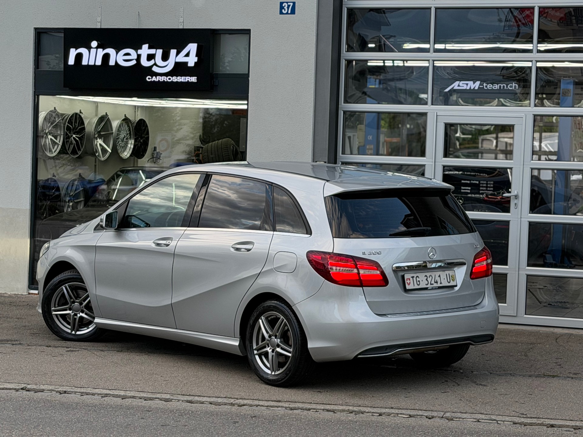 MERCEDES-BENZ B 200 CDI AMG Line 7G-DCT | LED | CH-Fahrzeug | Frisch MFK | Garantie | Nichtraucher-image-3