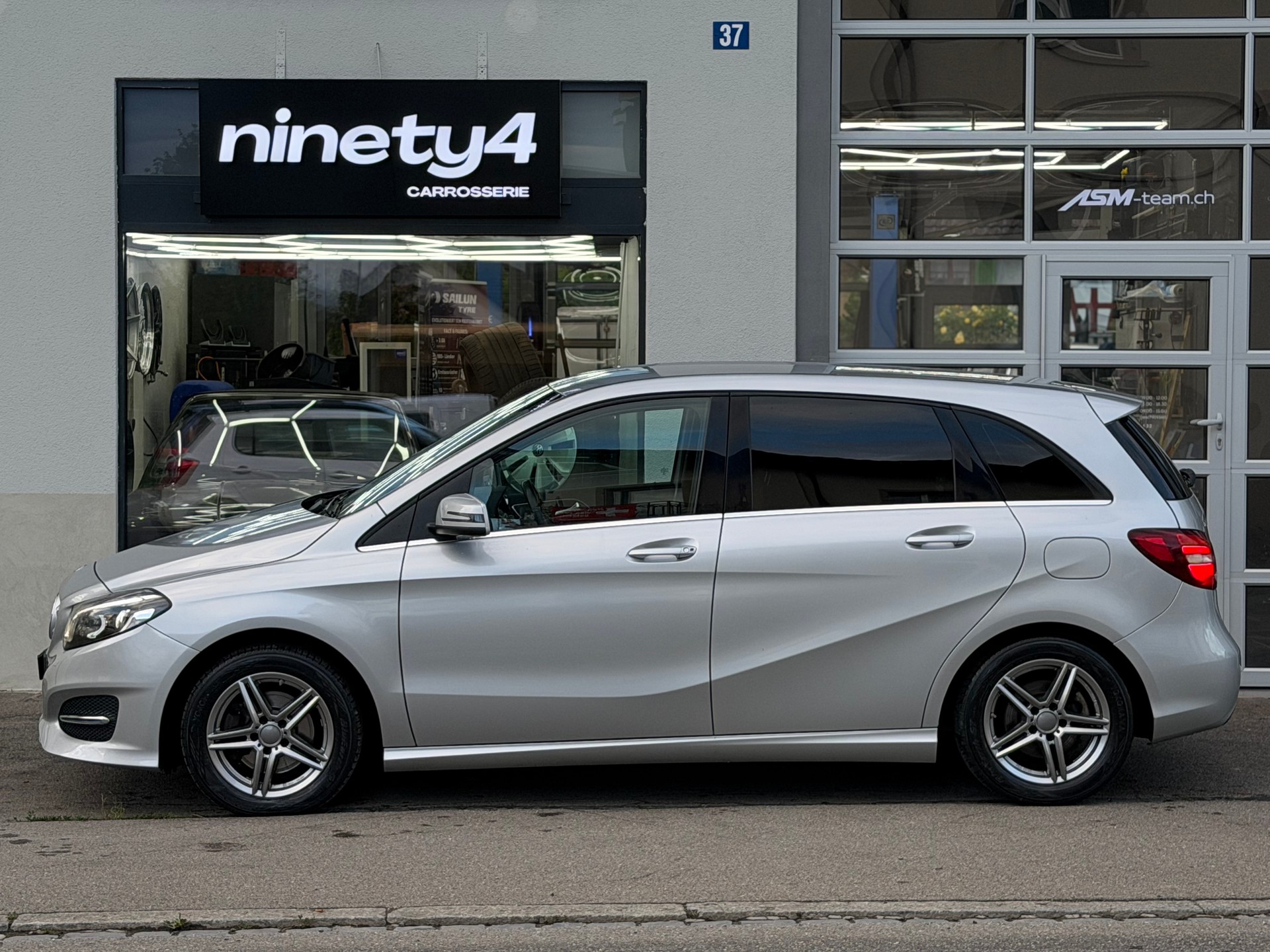 MERCEDES-BENZ B 200 CDI AMG Line 7G-DCT | LED | CH-Fahrzeug | Frisch MFK | Garantie | Nichtraucher-image-5