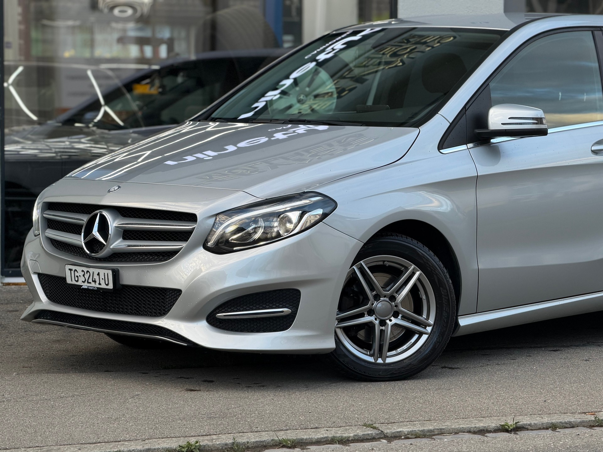 MERCEDES-BENZ B 200 CDI AMG Line 7G-DCT | LED | CH-Fahrzeug | Frisch MFK | Garantie | Nichtraucher-image-4