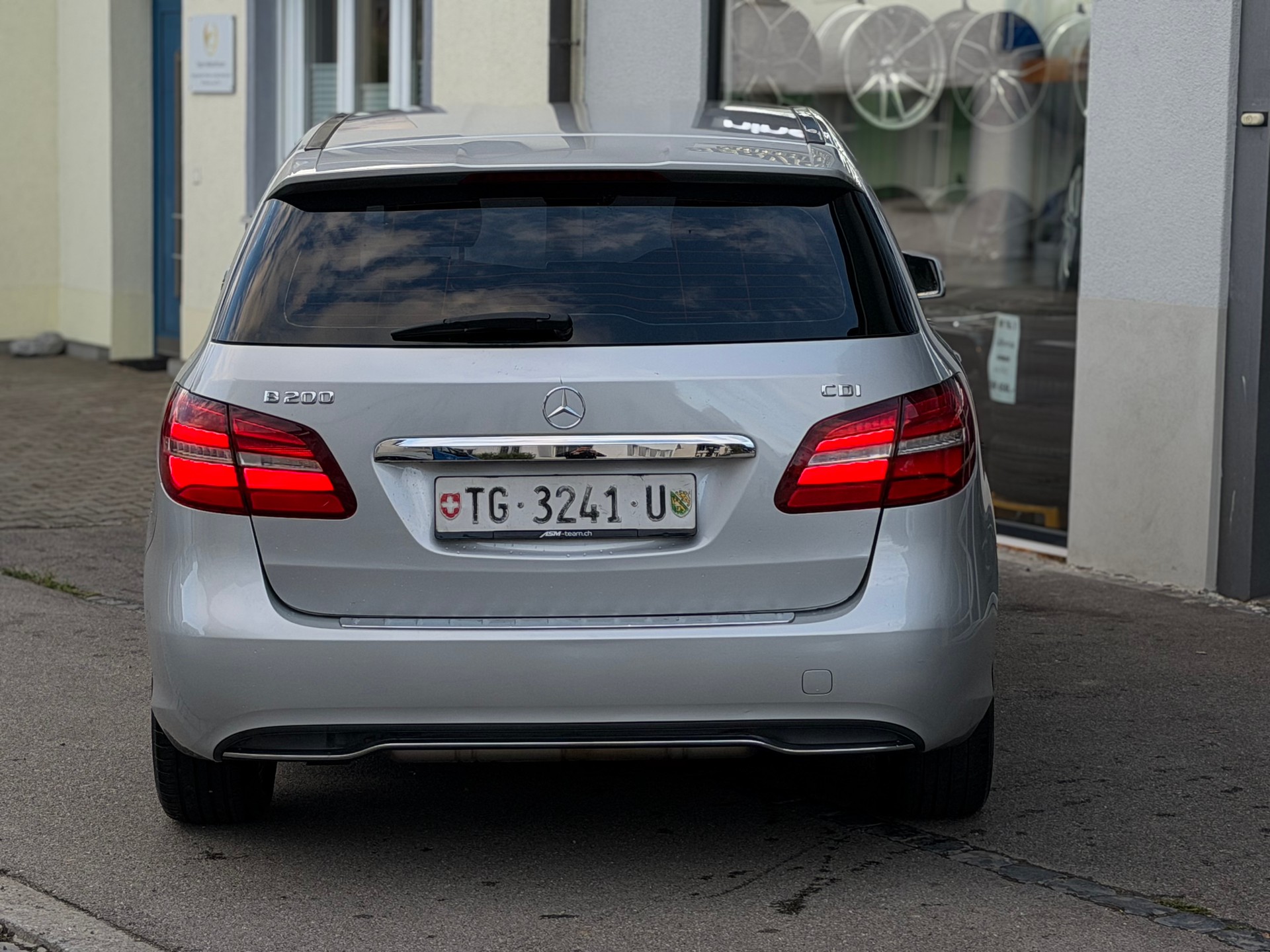 MERCEDES-BENZ B 200 CDI AMG Line 7G-DCT | LED | CH-Fahrzeug | Frisch MFK | Garantie | Nichtraucher-image-7
