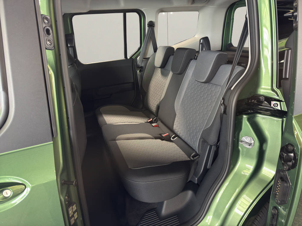 FORD E-Tourneo Courier Titanium 136 PS FWD-image-10