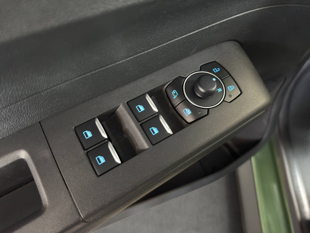 FORD E-Tourneo Courier Titanium 136 PS FWD-image-20