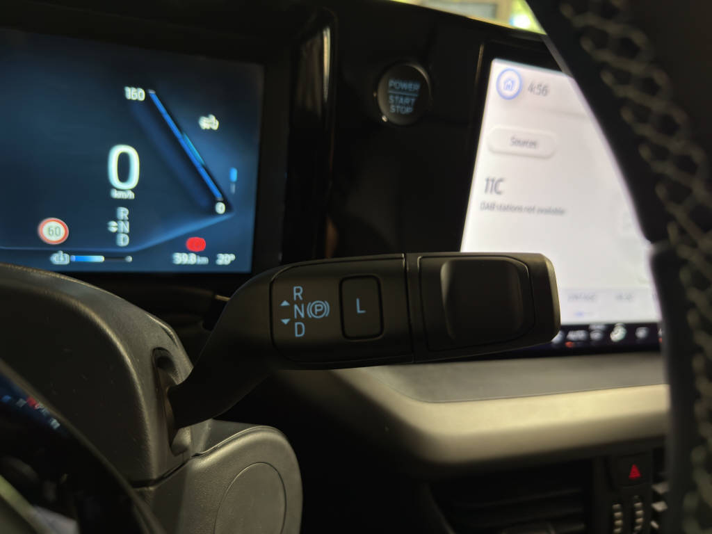 FORD E-Tourneo Courier Titanium 136 PS FWD-image-15