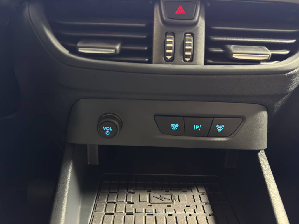 FORD E-Tourneo Courier Titanium 136 PS FWD-image-16
