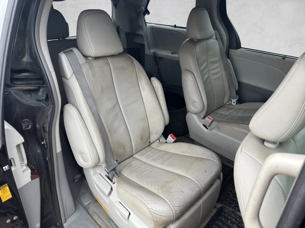 TOYOTA Sienna 3.5 A 4WD-image-12