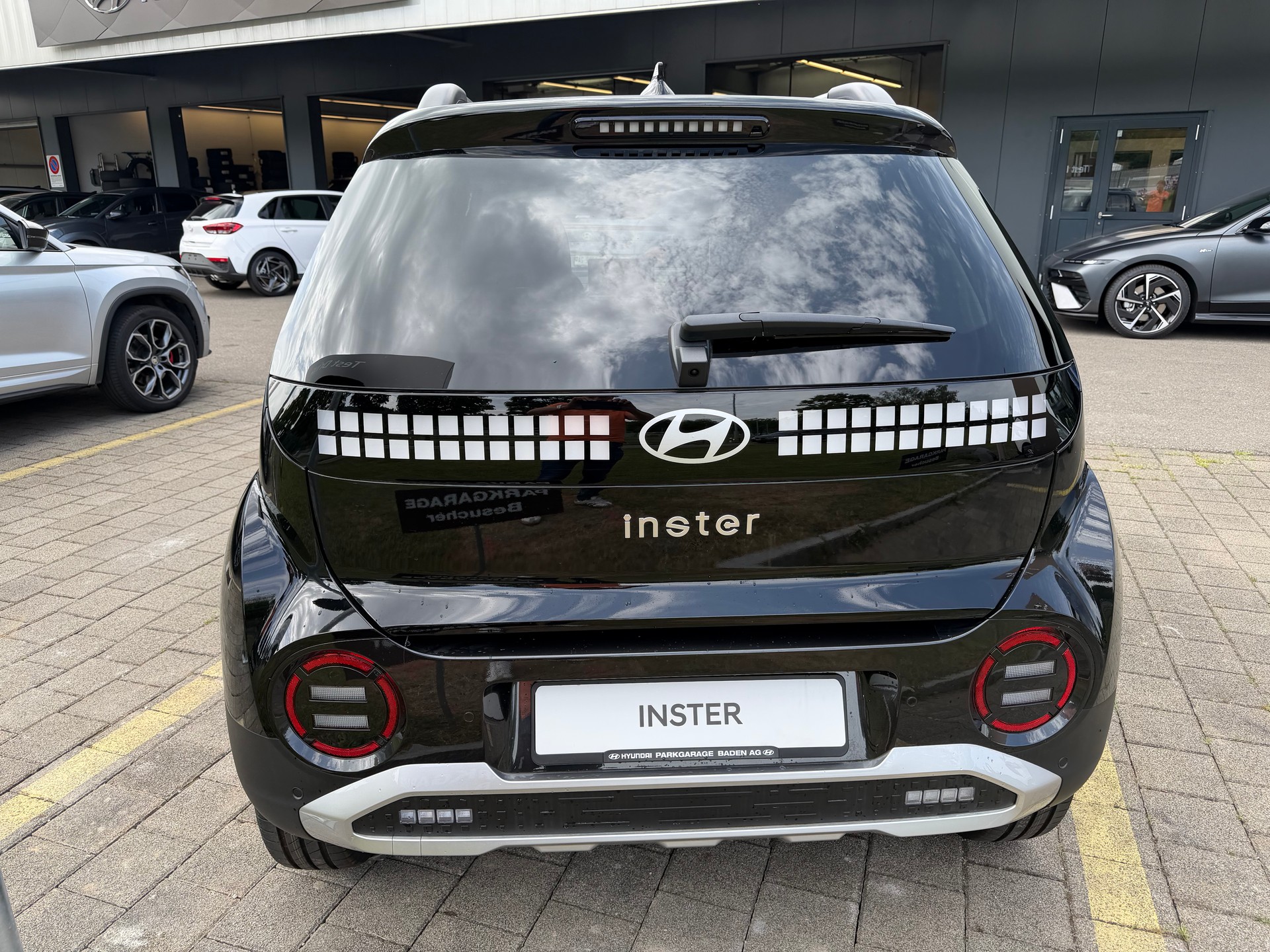 HYUNDAI Inster 49kWh Amplia-showroom-element-2
