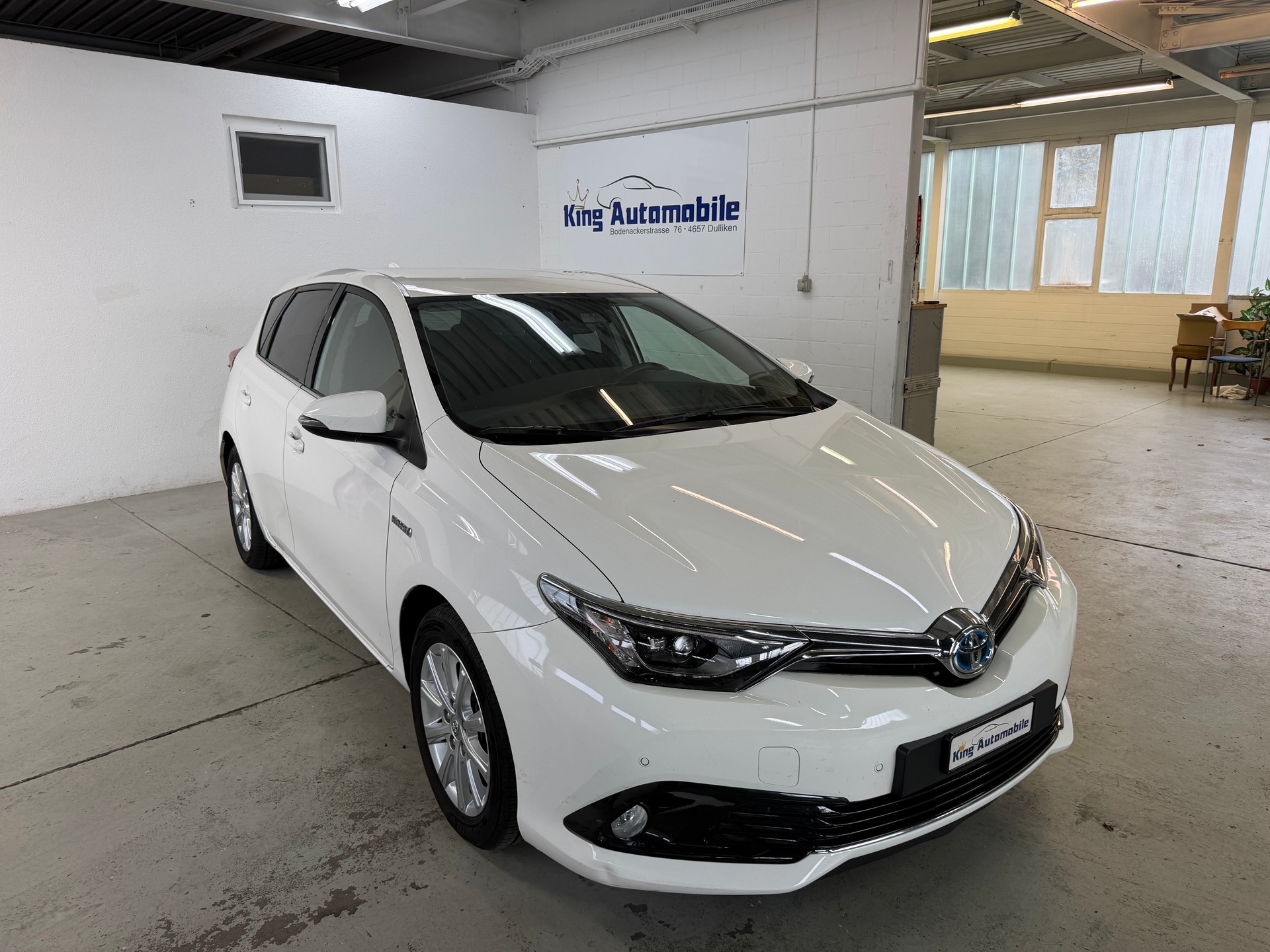 TOYOTA Auris 1.8 HSD Trend e-CVT | CH-Auto | 1-Hand | Frisch MFK | Ab Service