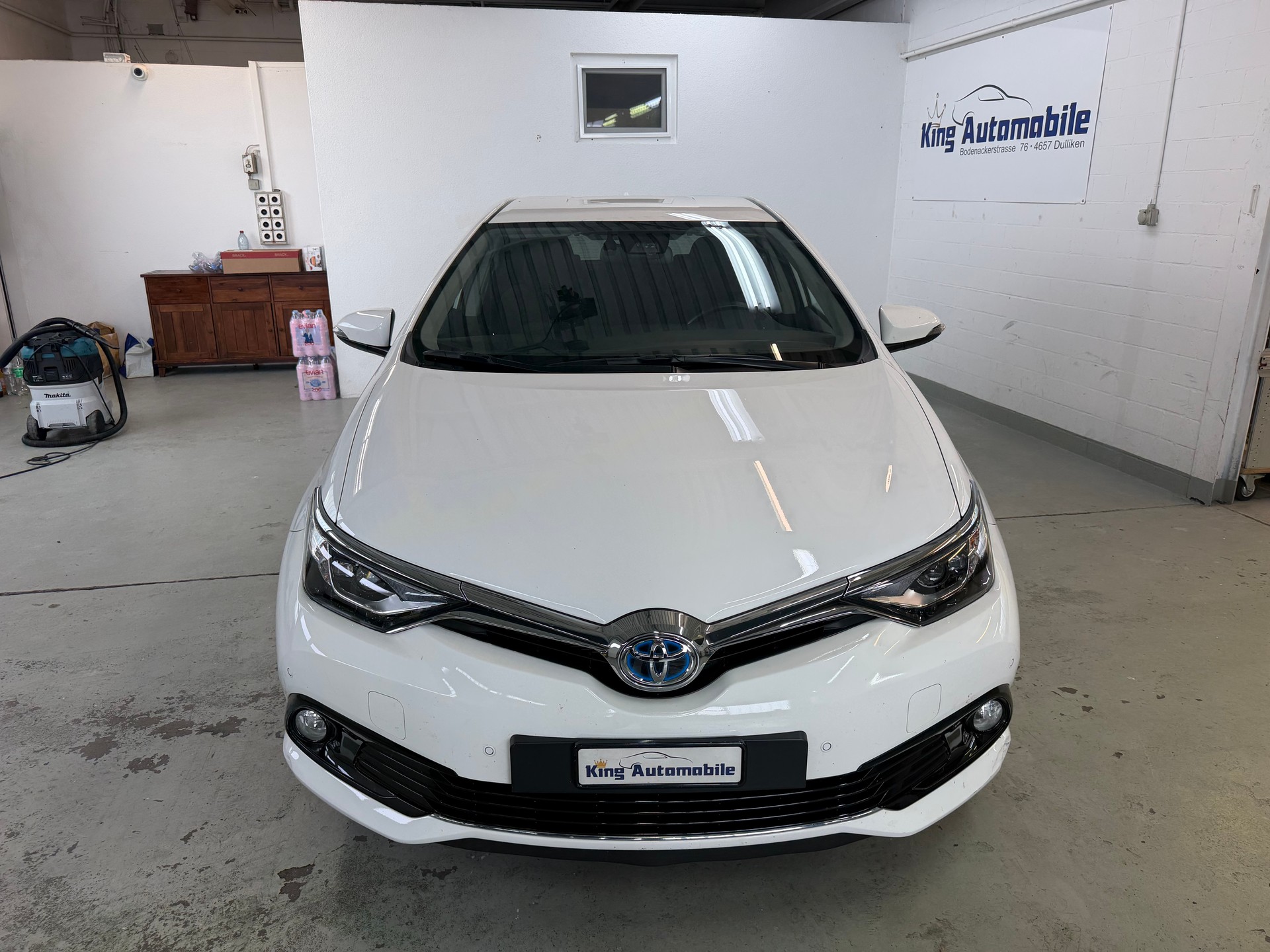 TOYOTA Auris 1.8 HSD Trend e-CVT | CH-Auto | 1-Hand | Frisch MFK | Ab Service-showroom-element-2