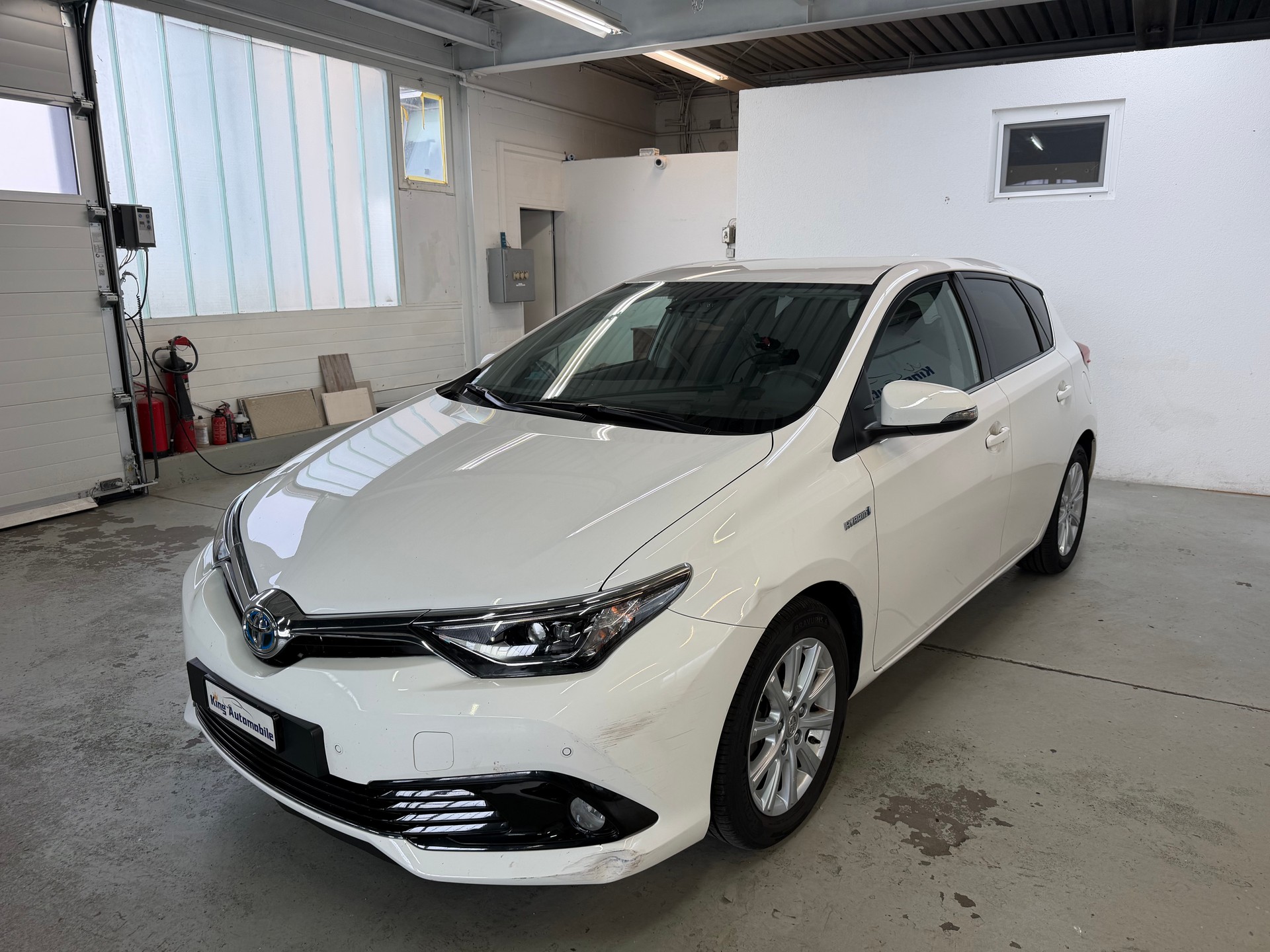 TOYOTA Auris 1.8 HSD Trend e-CVT | CH-Auto | 1-Hand | Frisch MFK | Ab Service-showroom-element-1