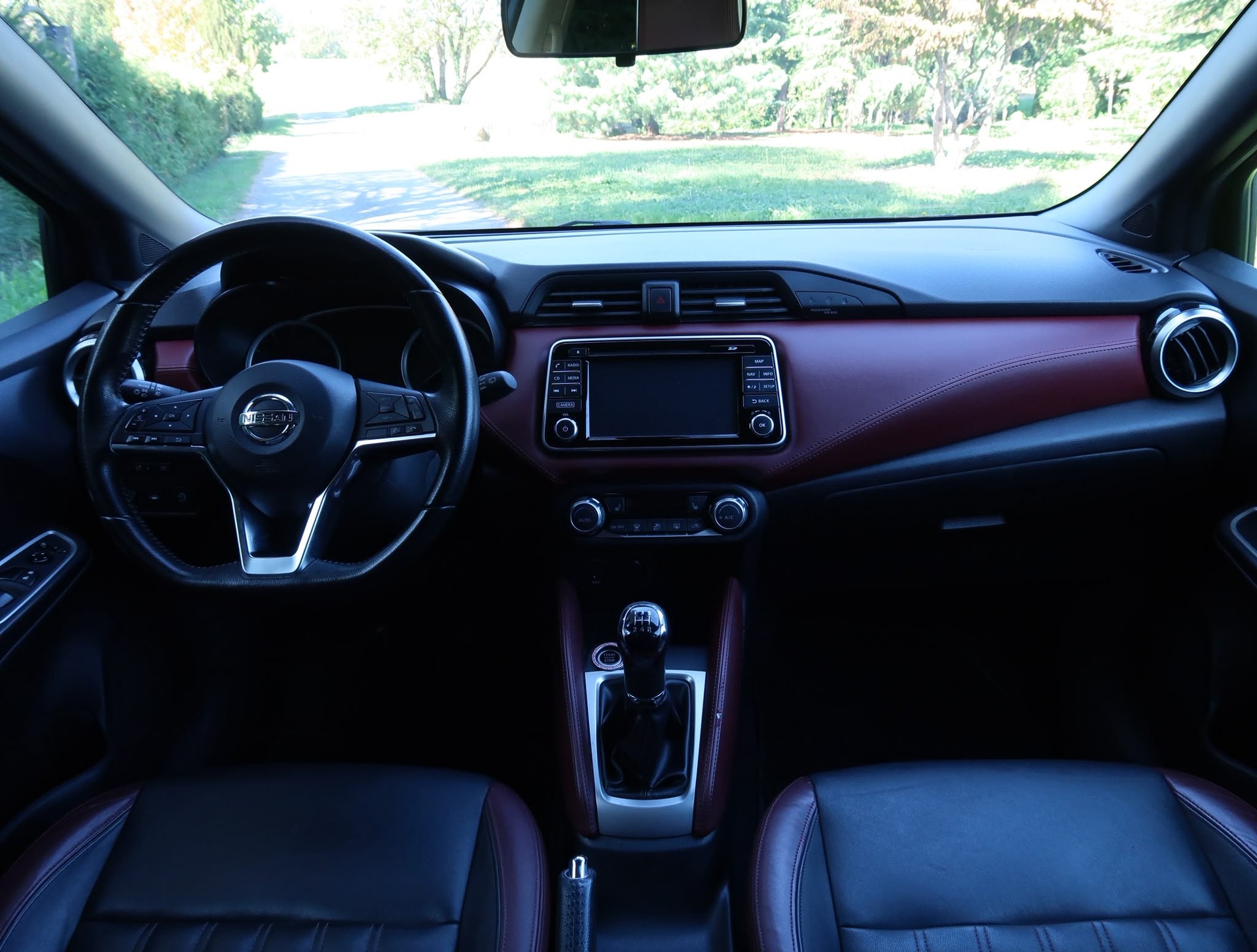 NISSAN Micra 0.9 IG-T n-connecta-image-9