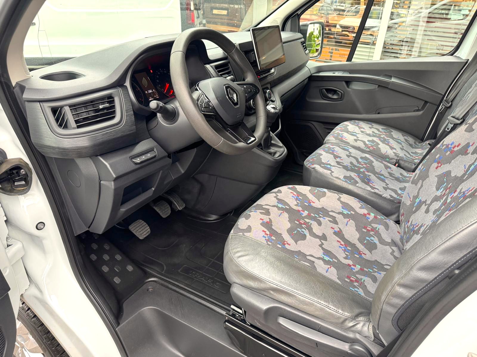 RENAULT Trafic 2.0 dCi 150 ADVANCE L2H2-showroom-element-1