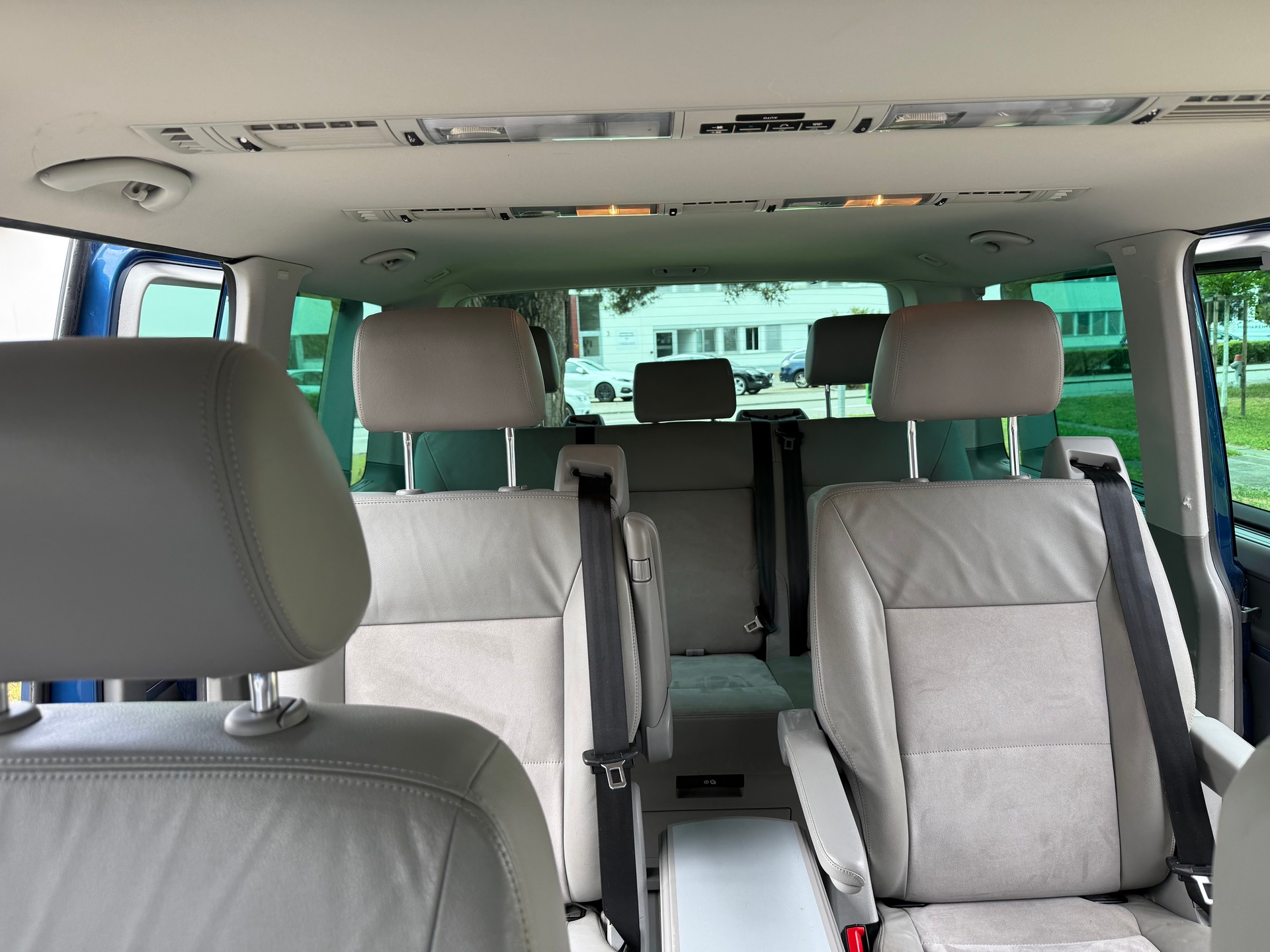 VW T5 Multivan 2.0 Bi-TDI CR Comfortline DSG-image-10