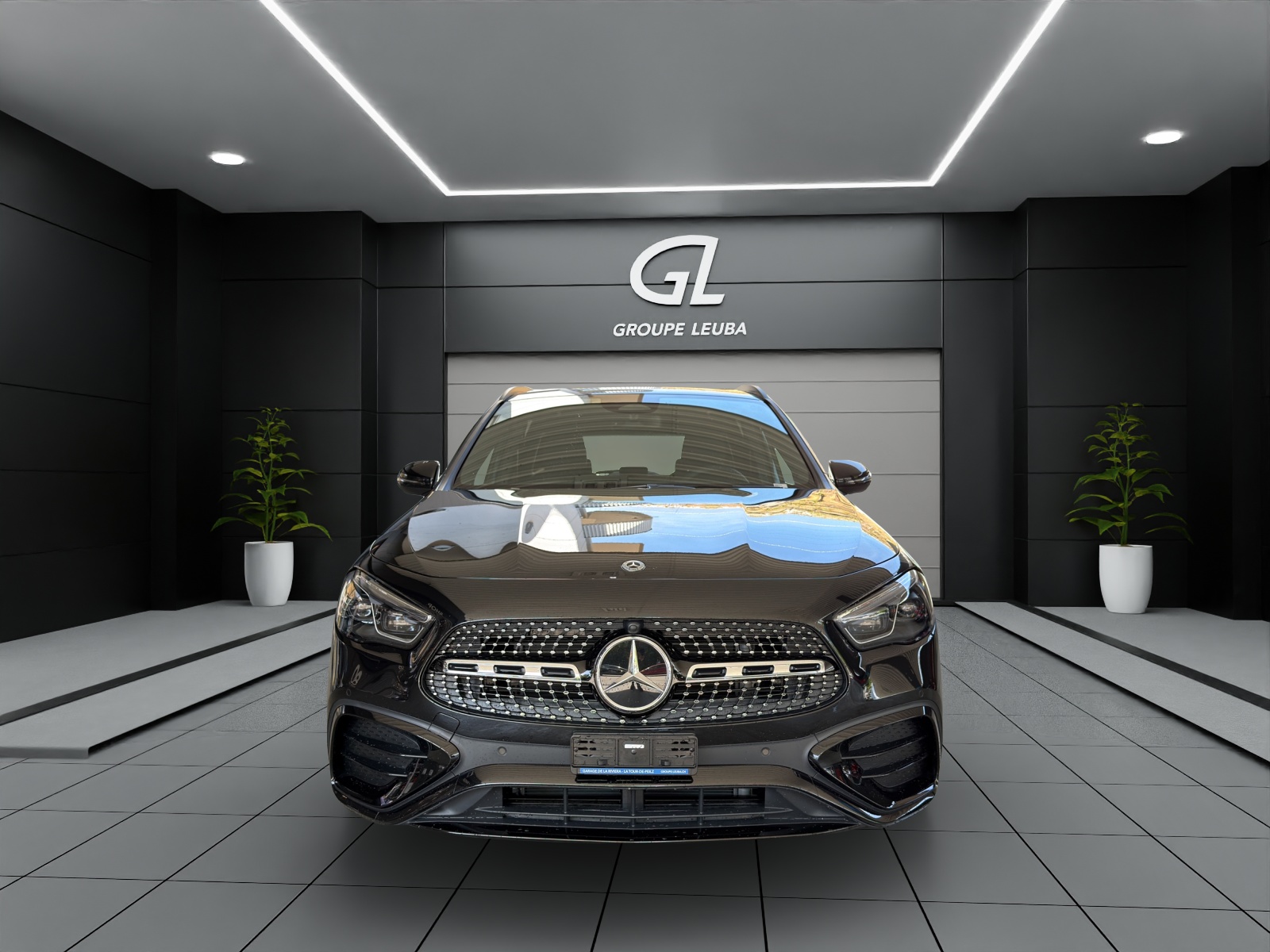 MERCEDES-BENZ GLA 220 4Matic 8G-DCT-showroom-element-1