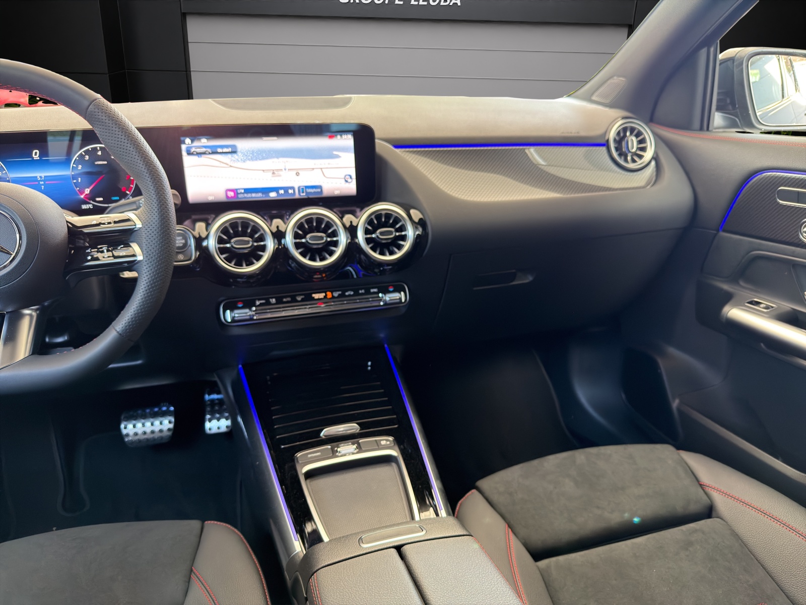 MERCEDES-BENZ GLA 220 4Matic 8G-DCT-image-9