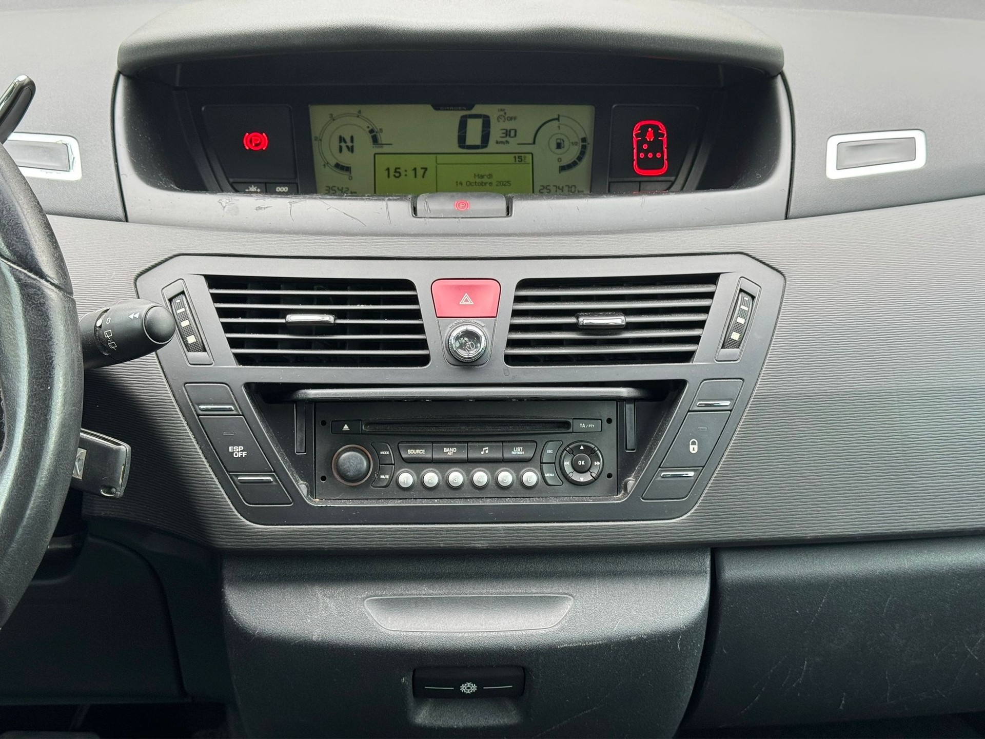 CITROEN Grand C4 Picasso 1.6 HDI 16V Essentiel BMP6-image-10