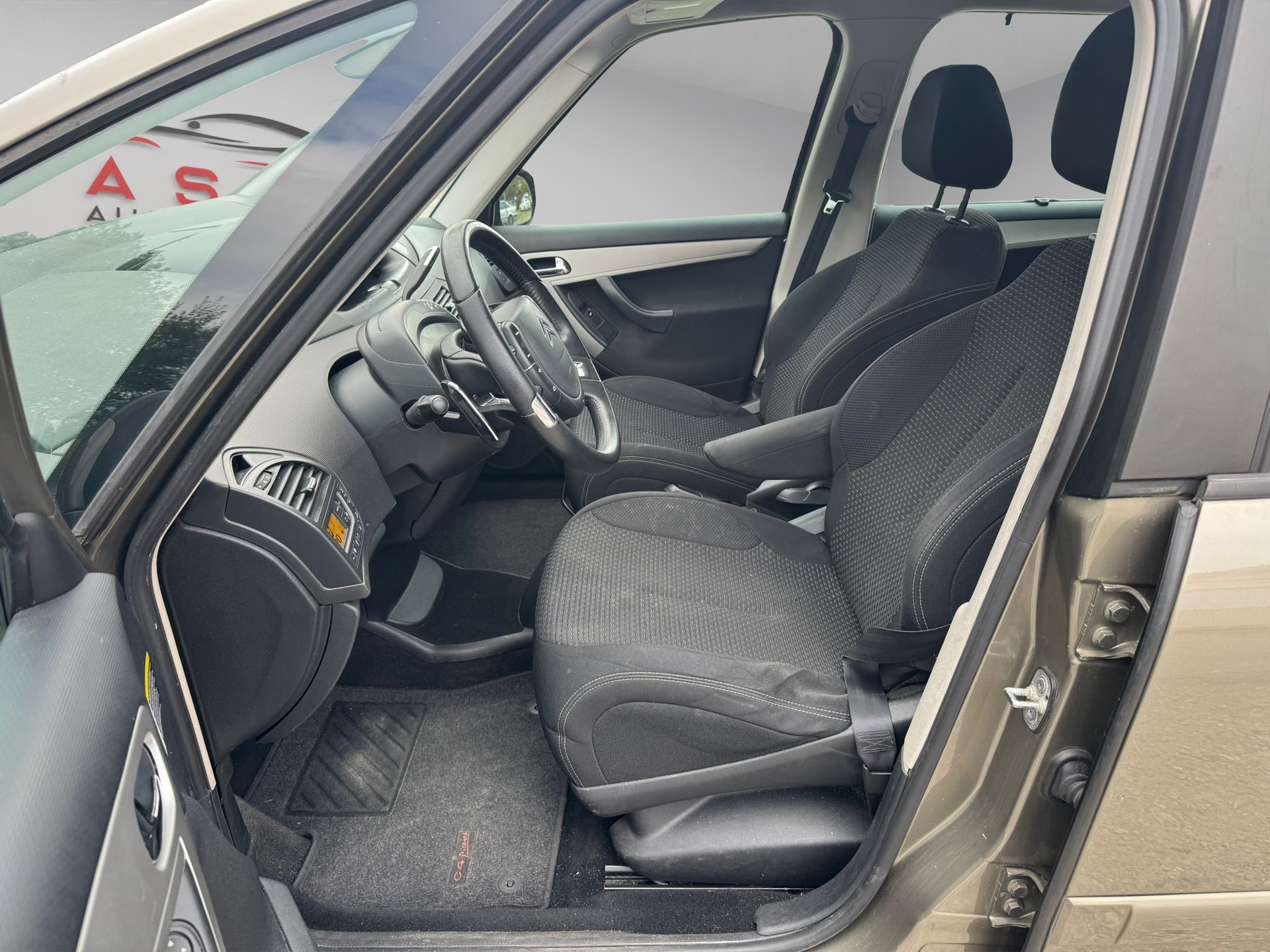 CITROEN Grand C4 Picasso 1.6 HDI 16V Essentiel BMP6-image-11