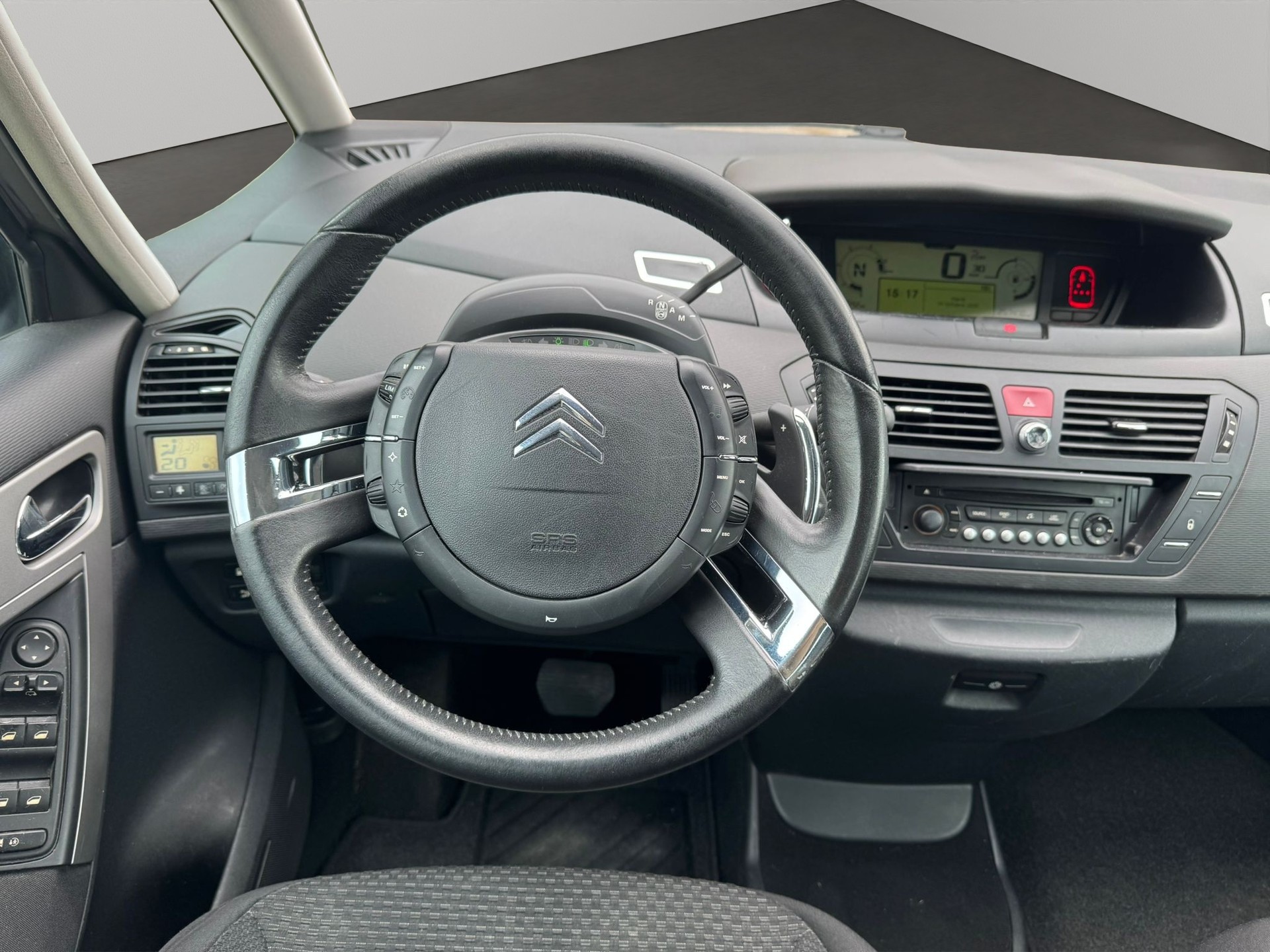 CITROEN Grand C4 Picasso 1.6 HDI 16V Essentiel BMP6-image-9