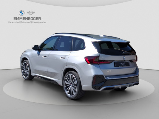 BMW iX1 eDrive 20 M Sport-image-5