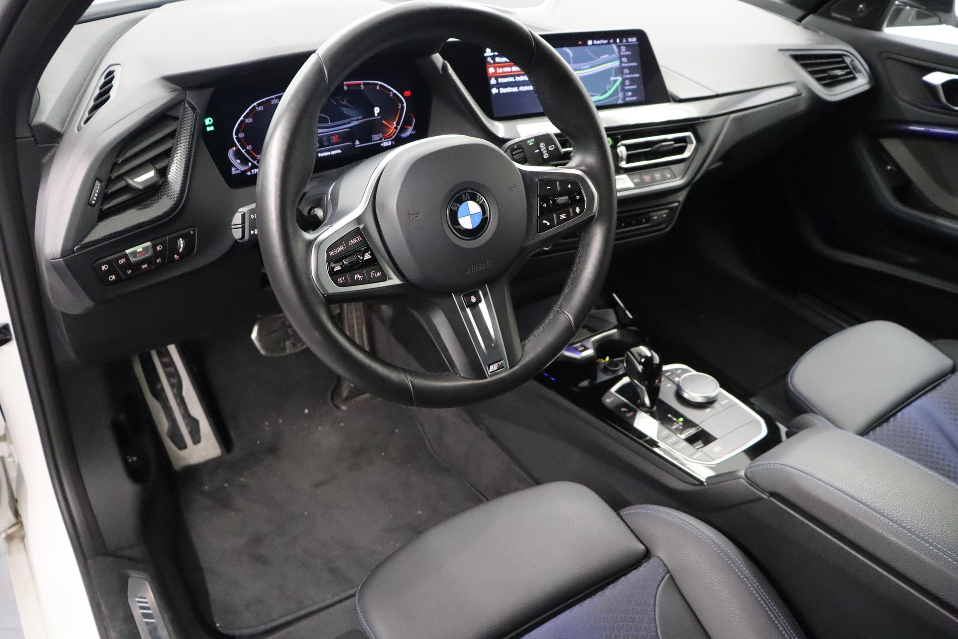 BMW 120d xDrive-image-9