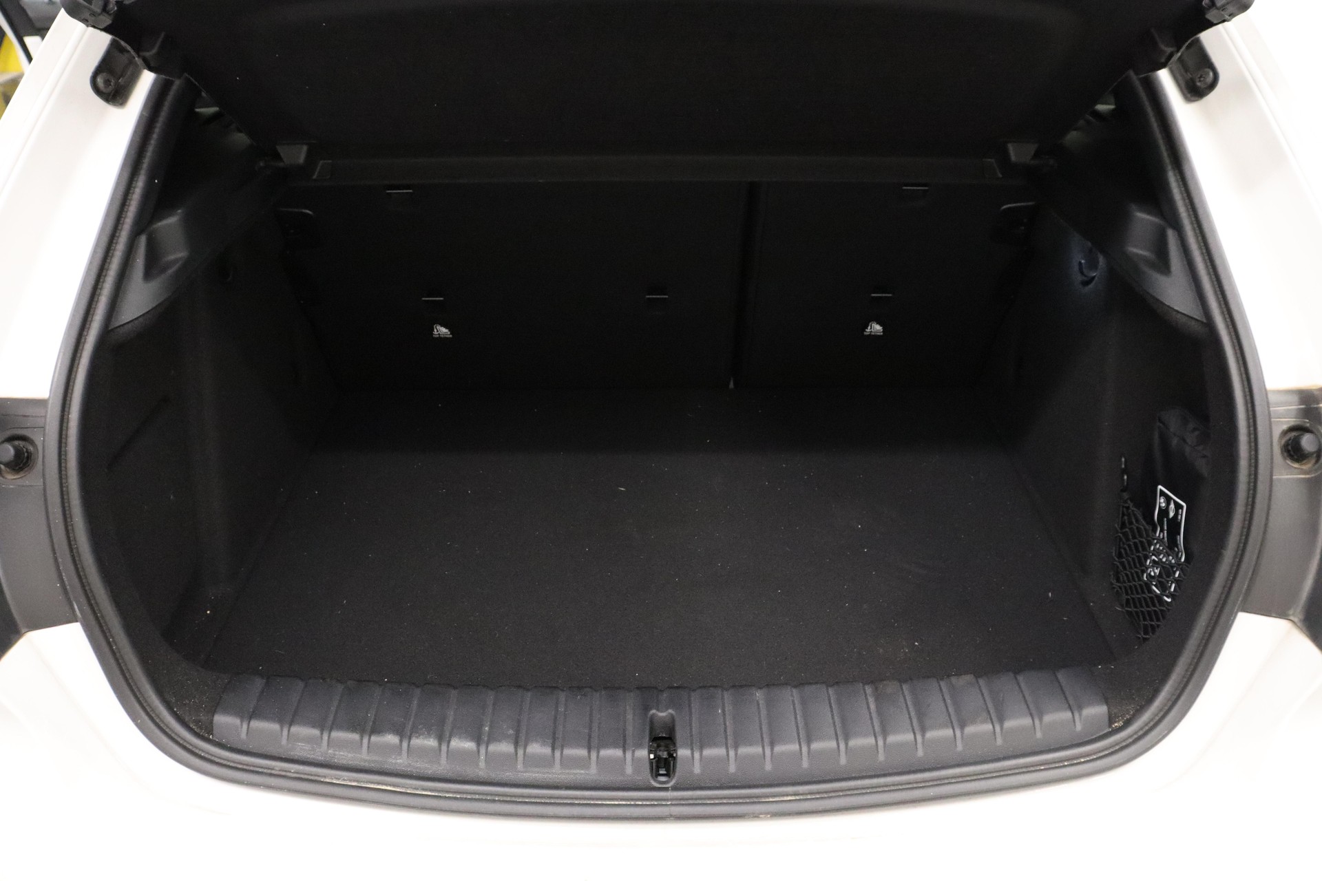 BMW 120d xDrive-image-17