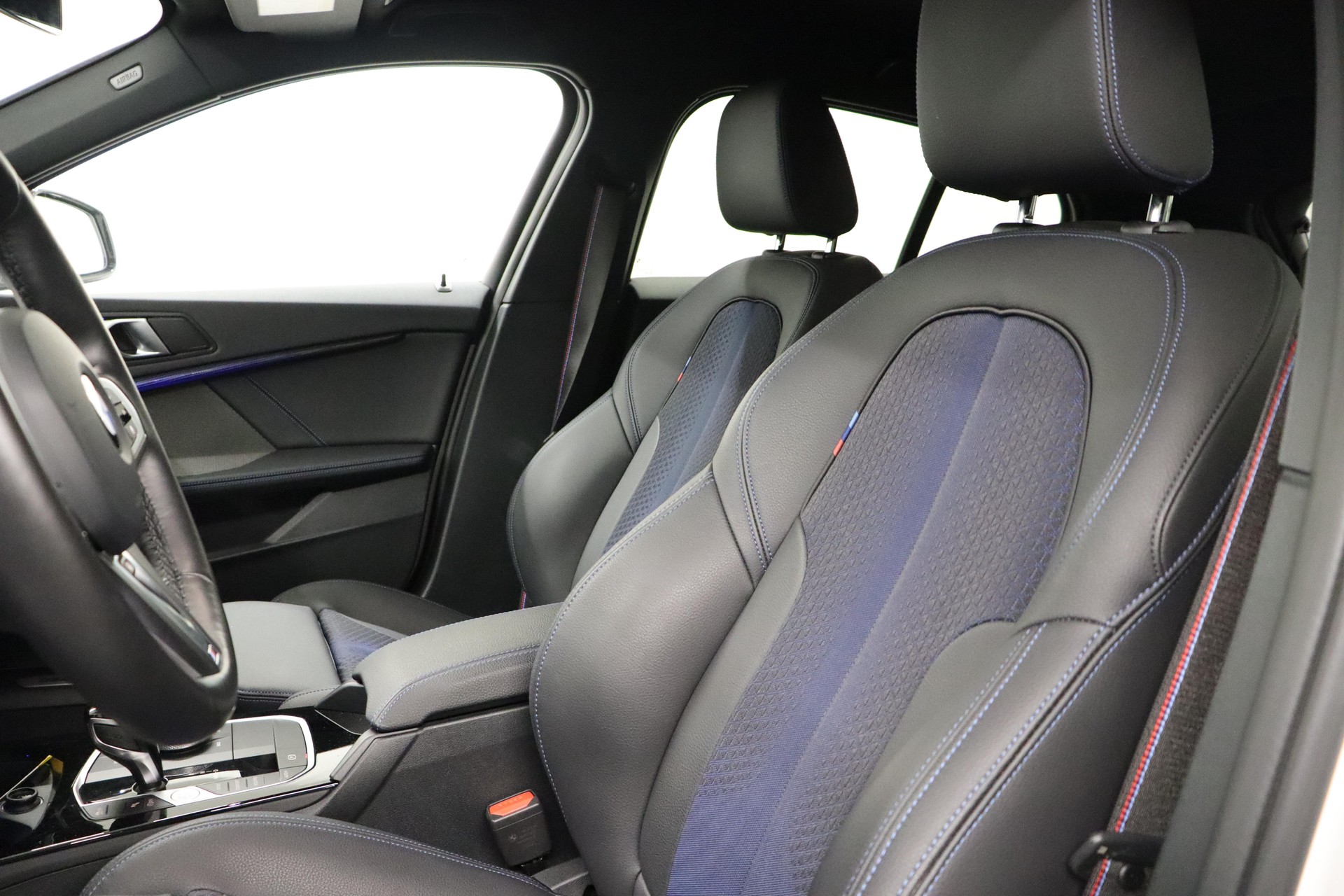 BMW 120d xDrive-image-10