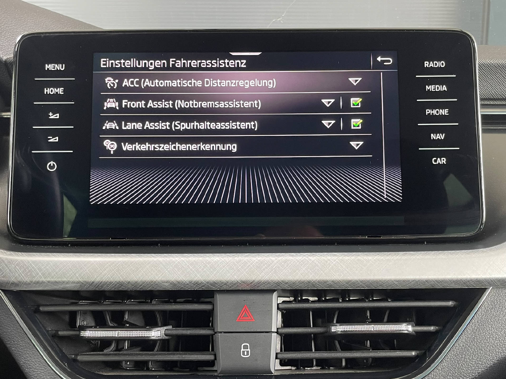 SKODA Kamiq 1.0 TSI Ambition DSG-image-11