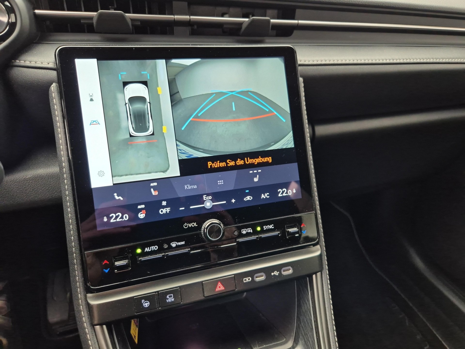 LEXUS LBX 1.5 Hybrid Relax AWD-image-12