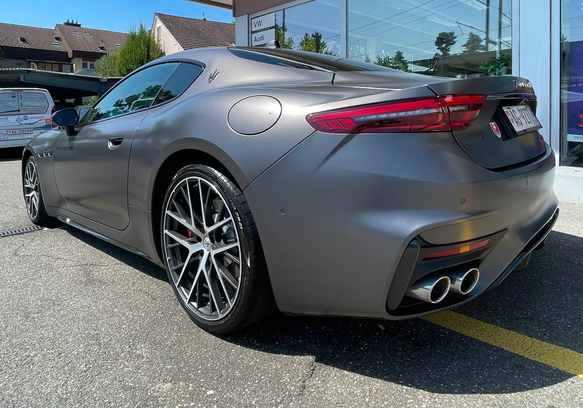 MASERATI GranTurismo Trofeo Automatica CH-Auto Grigio Maratea 3.5 Sek. 320 km/h-image-3