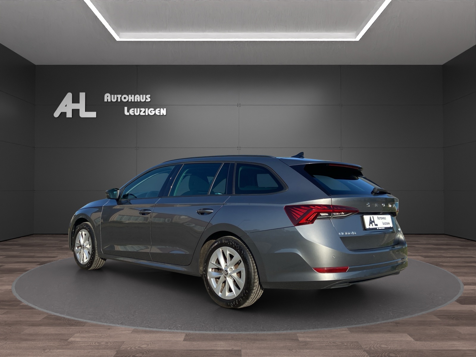 SKODA Octavia Combi 2.0 TSI Ambition DSG 4x4-image-2