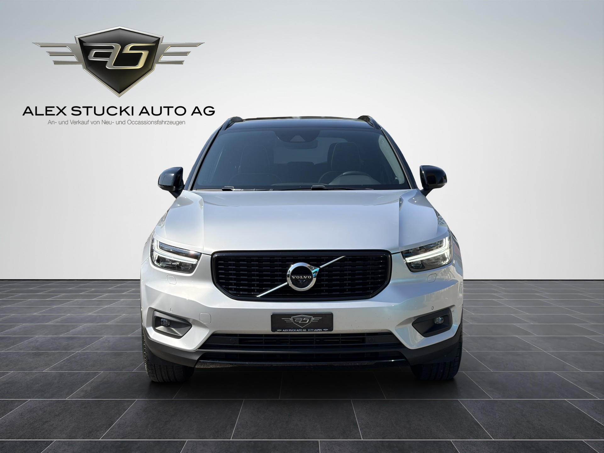 VOLVO XC40 D4 AWD R-Design Geartronic-showroom-element-1