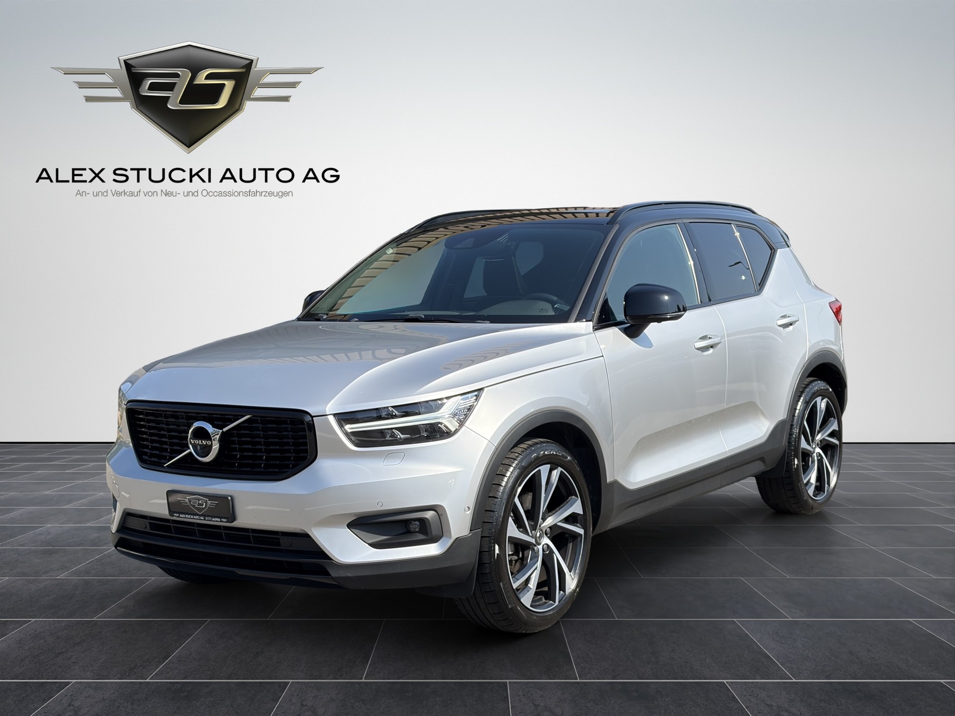 VOLVO XC40 D4 AWD R-Design Geartronic-showroom-element-2