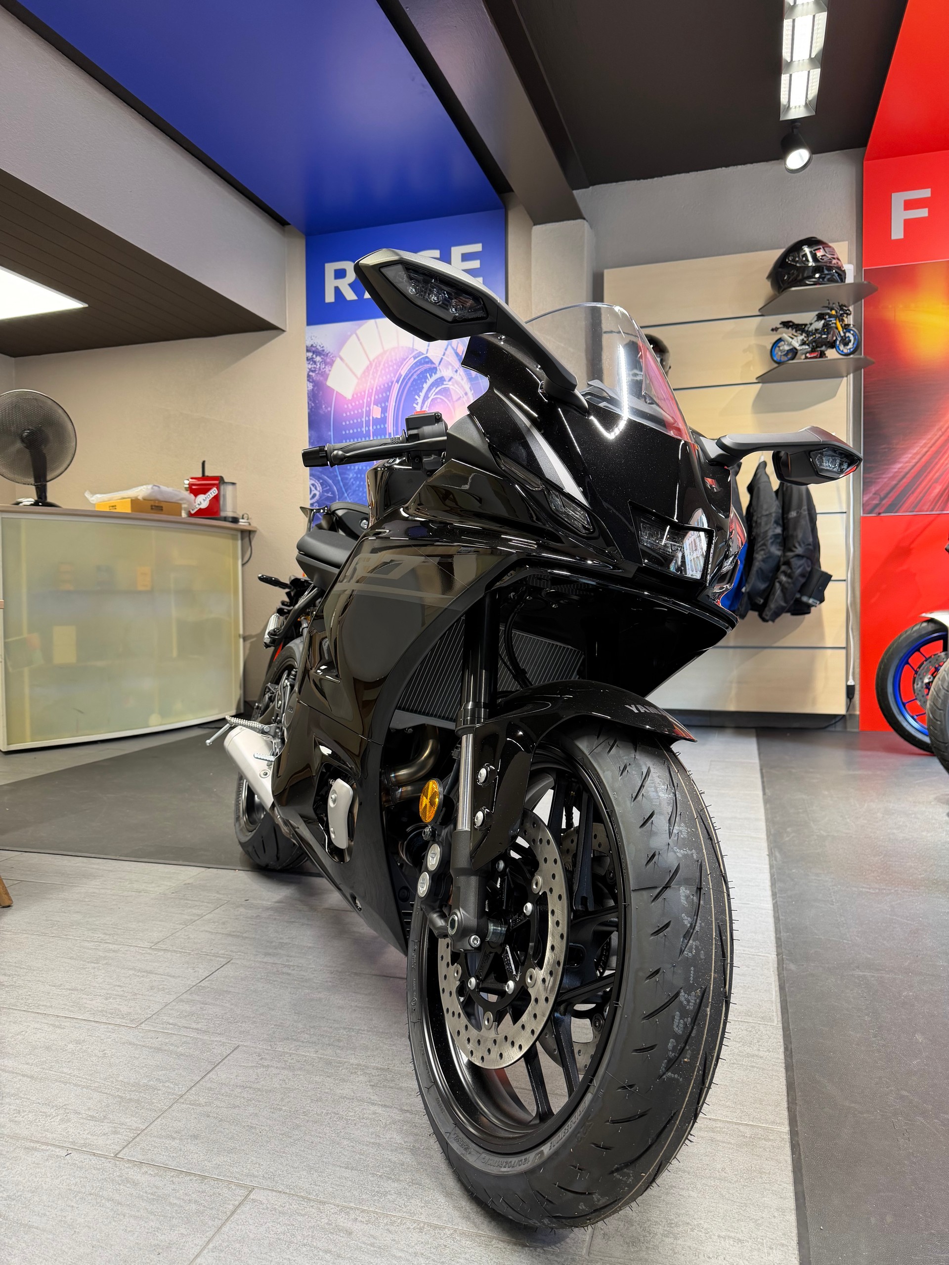 YAMAHA R7-image-0