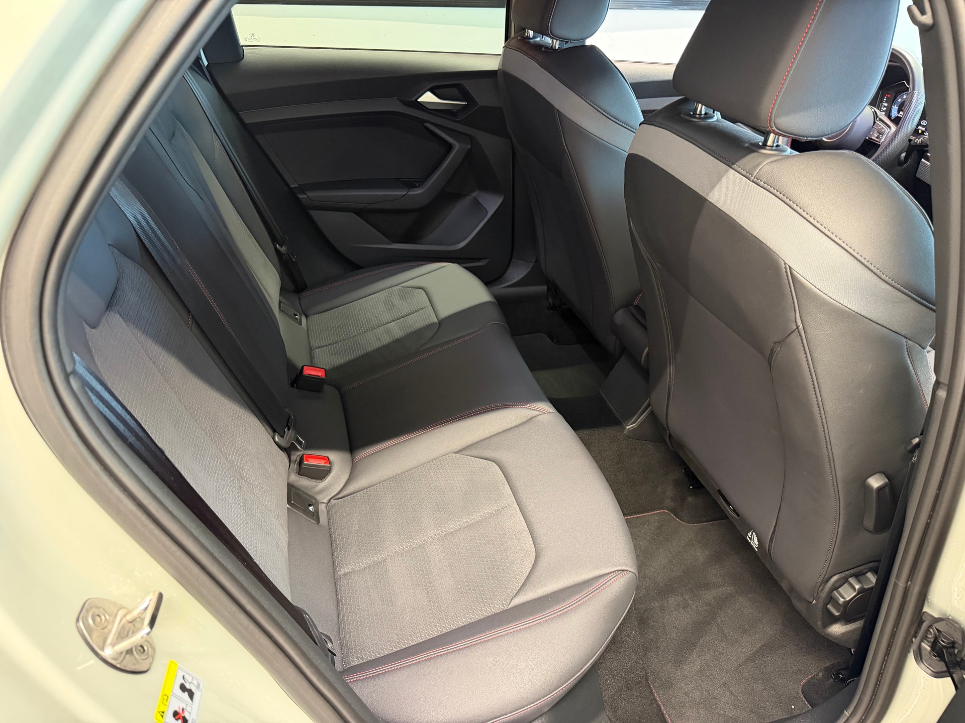 AUDI A1 Sportback 40 TFSI S Line S-tronic-image-26