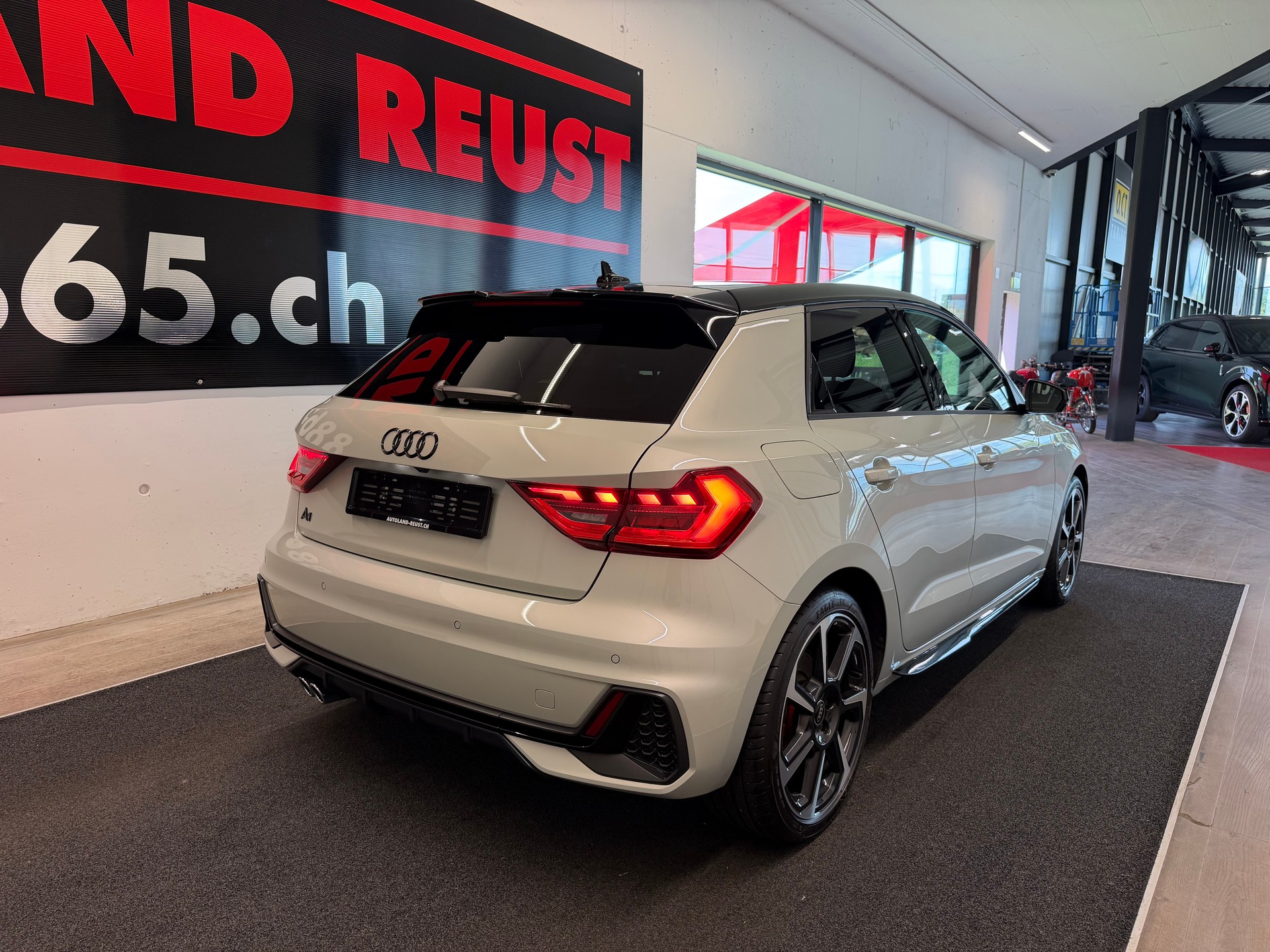 AUDI A1 Sportback 40 TFSI S Line S-tronic-image-6