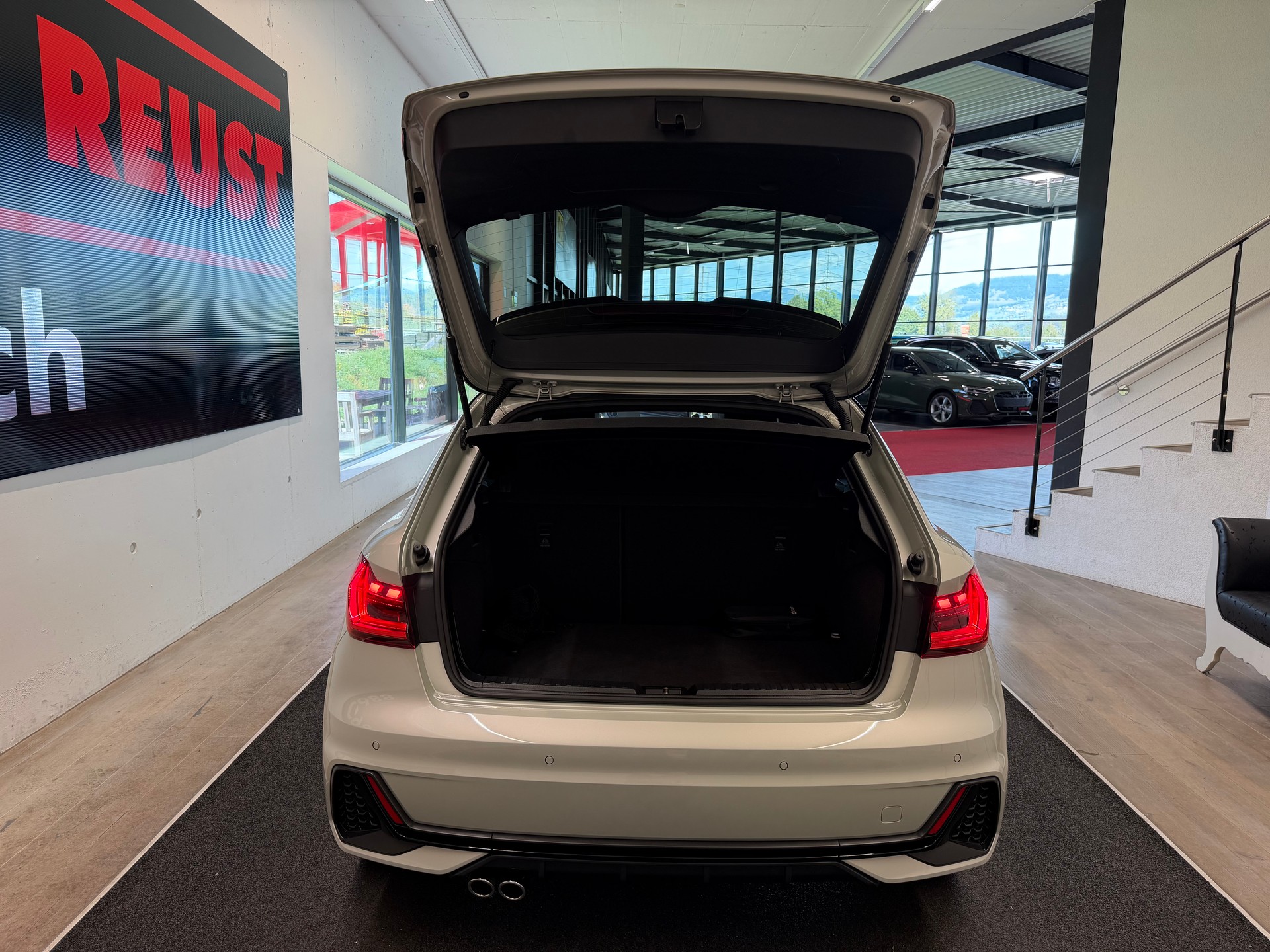 AUDI A1 Sportback 40 TFSI S Line S-tronic-image-8