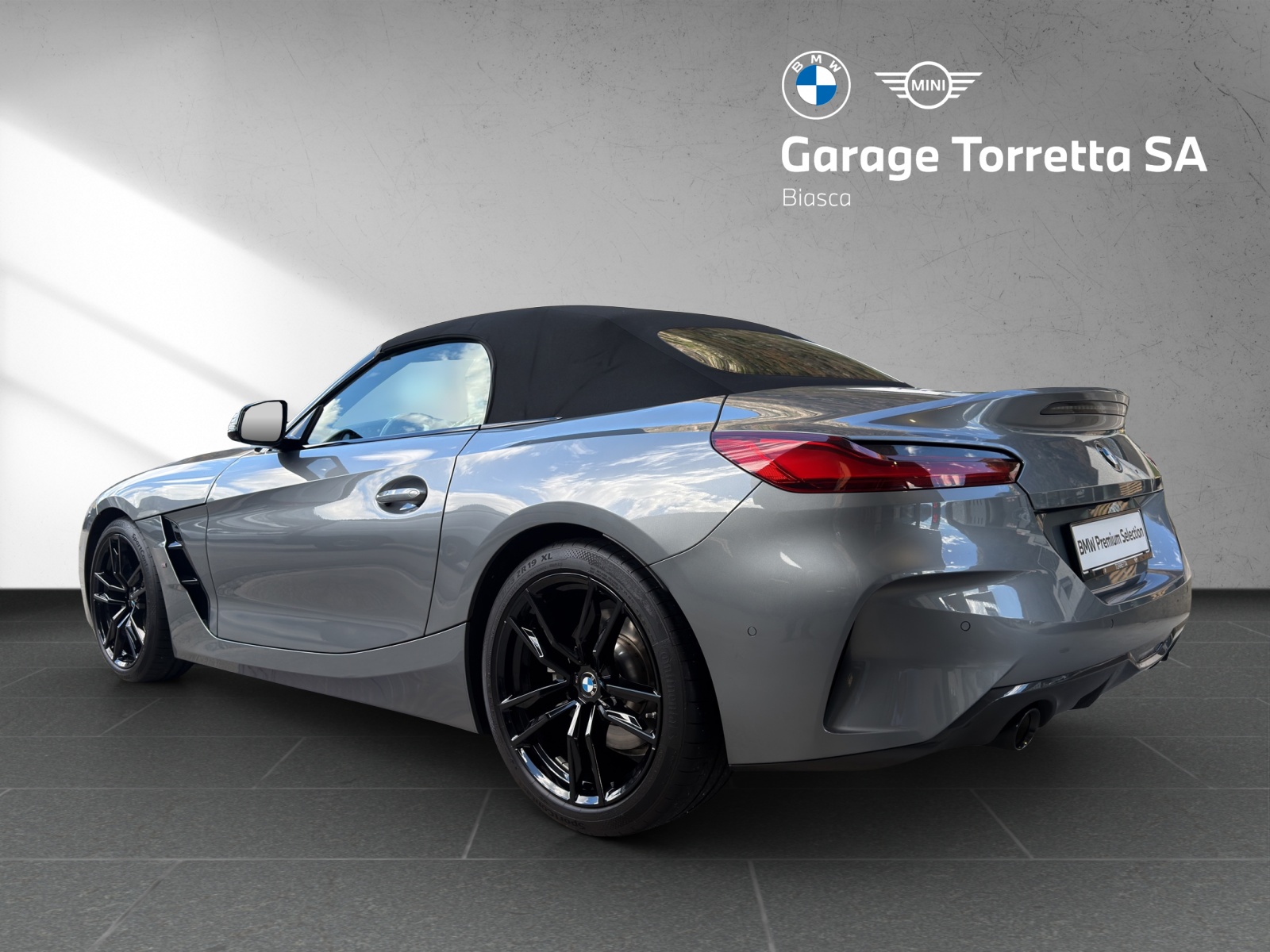 BMW Z4 sDrive 20i M Sport-showroom-element-2