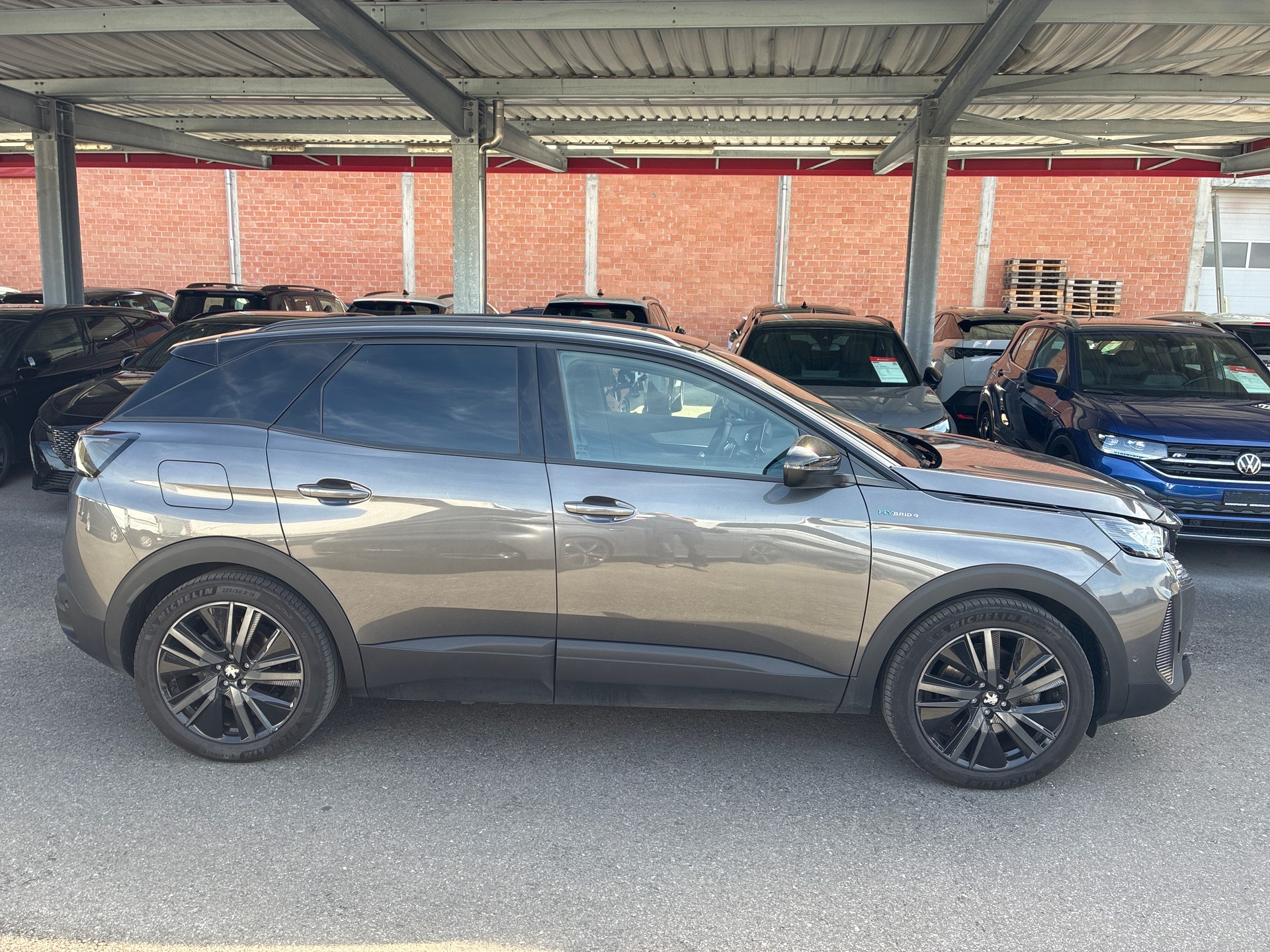 PEUGEOT 3008 300e Hybrid4 GT EAT8-showroom-element-2