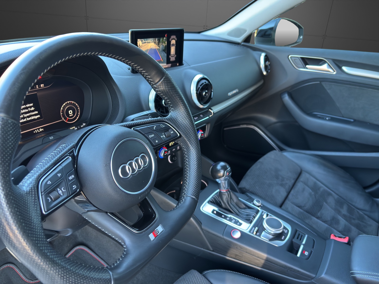 AUDI S3 Sportback 2.0 TFSI quattro S-tronic-showroom-element-3