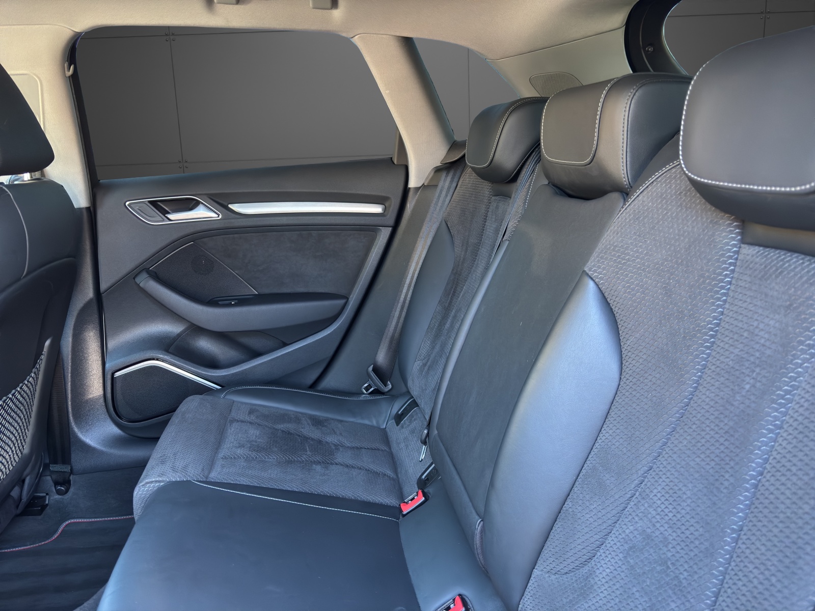 AUDI S3 Sportback 2.0 TFSI quattro S-tronic-image-11