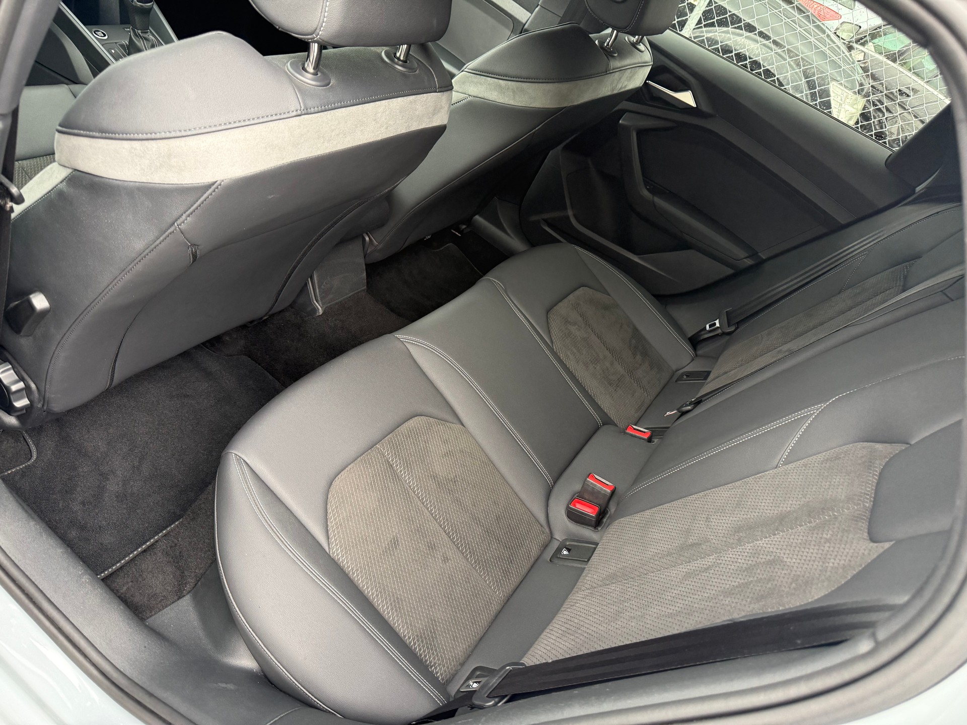 AUDI A1 Sportback 35 TFSI S Line S-tronic-image-13