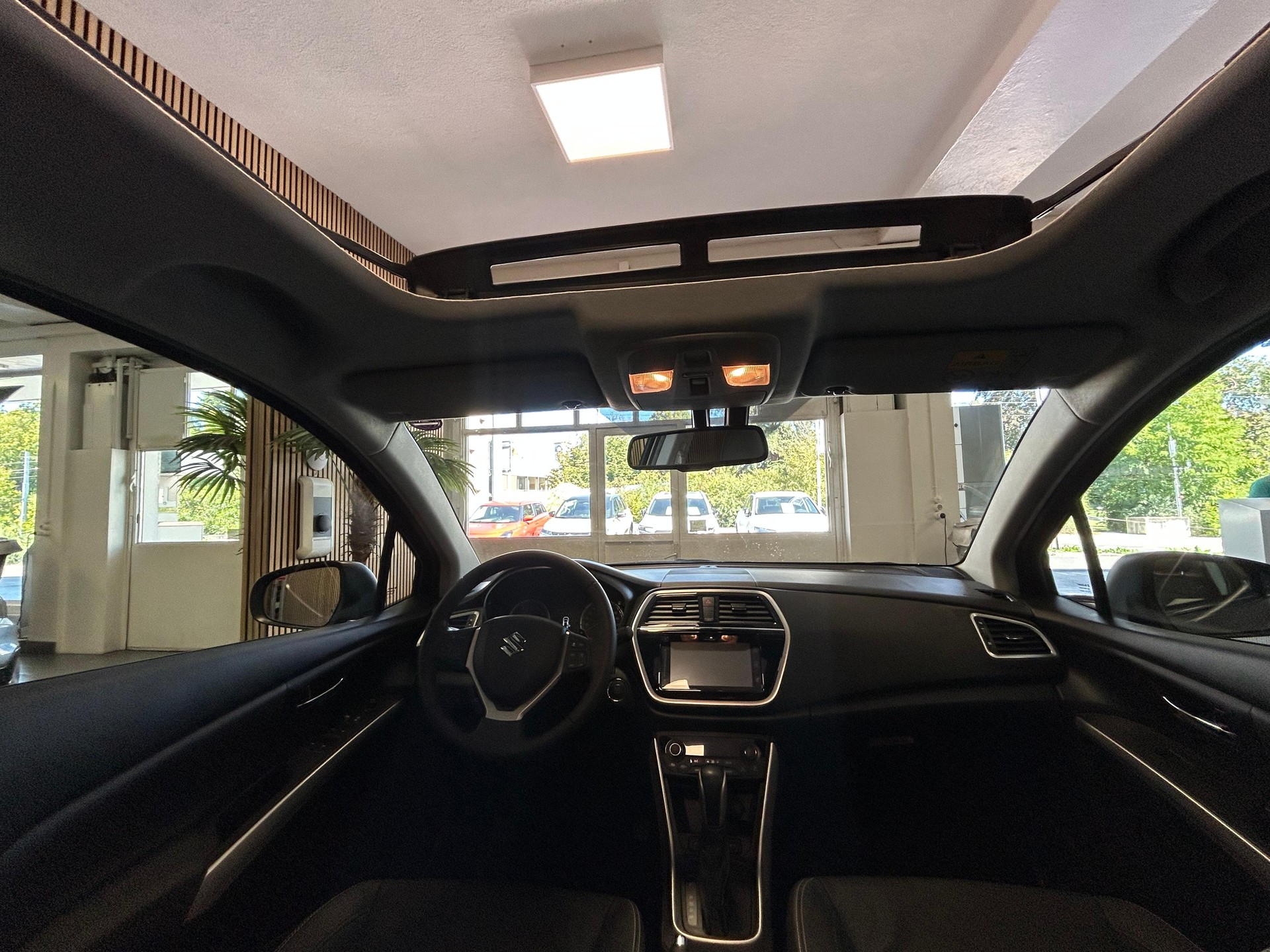 SUZUKI SX4 S-Cross 1.4 T Piz Sulai Top Hybrid 4x4-image-8