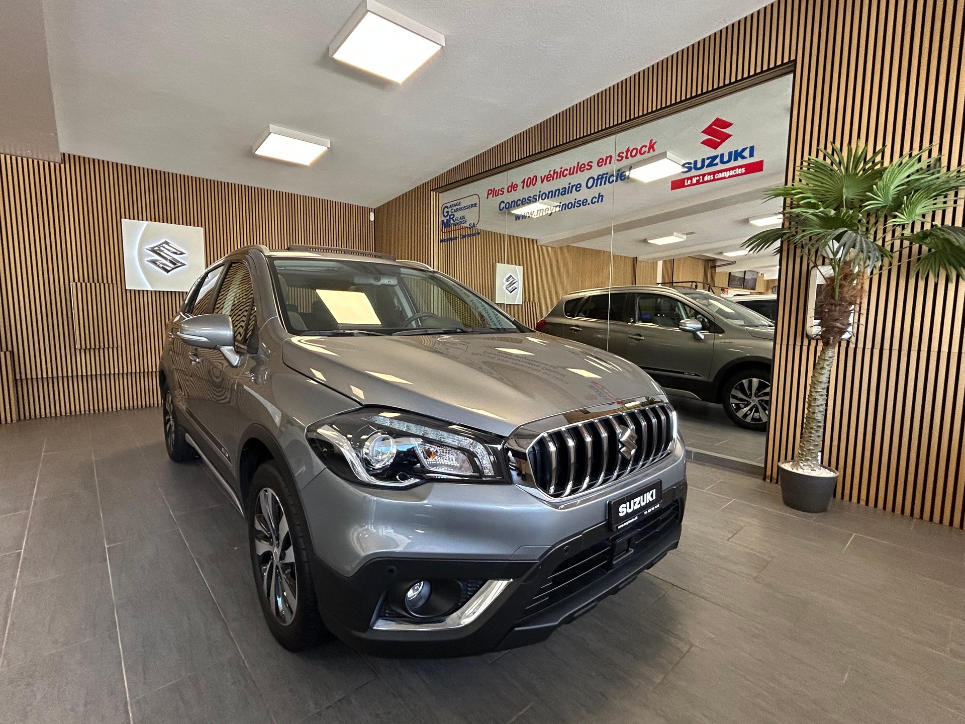 SUZUKI SX4 S-Cross 1.4 T Piz Sulai Top Hybrid 4x4-showroom-element-2