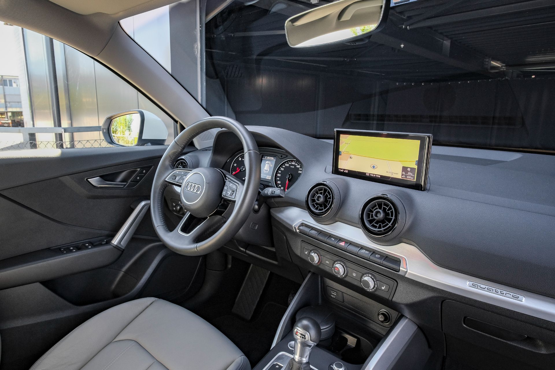 AUDI Q2 2.0 TDI quattro S-tronic Sport-image-13