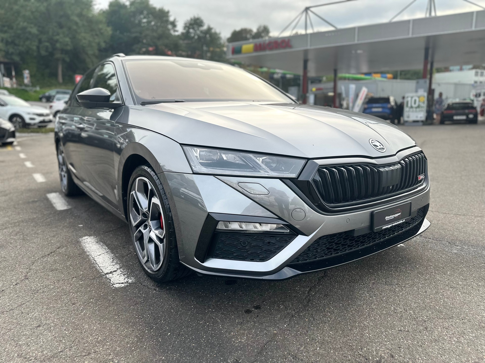 SKODA Octavia Combi 2.0 TSI DSG RS ° Vollausstattung °-showroom-element-1