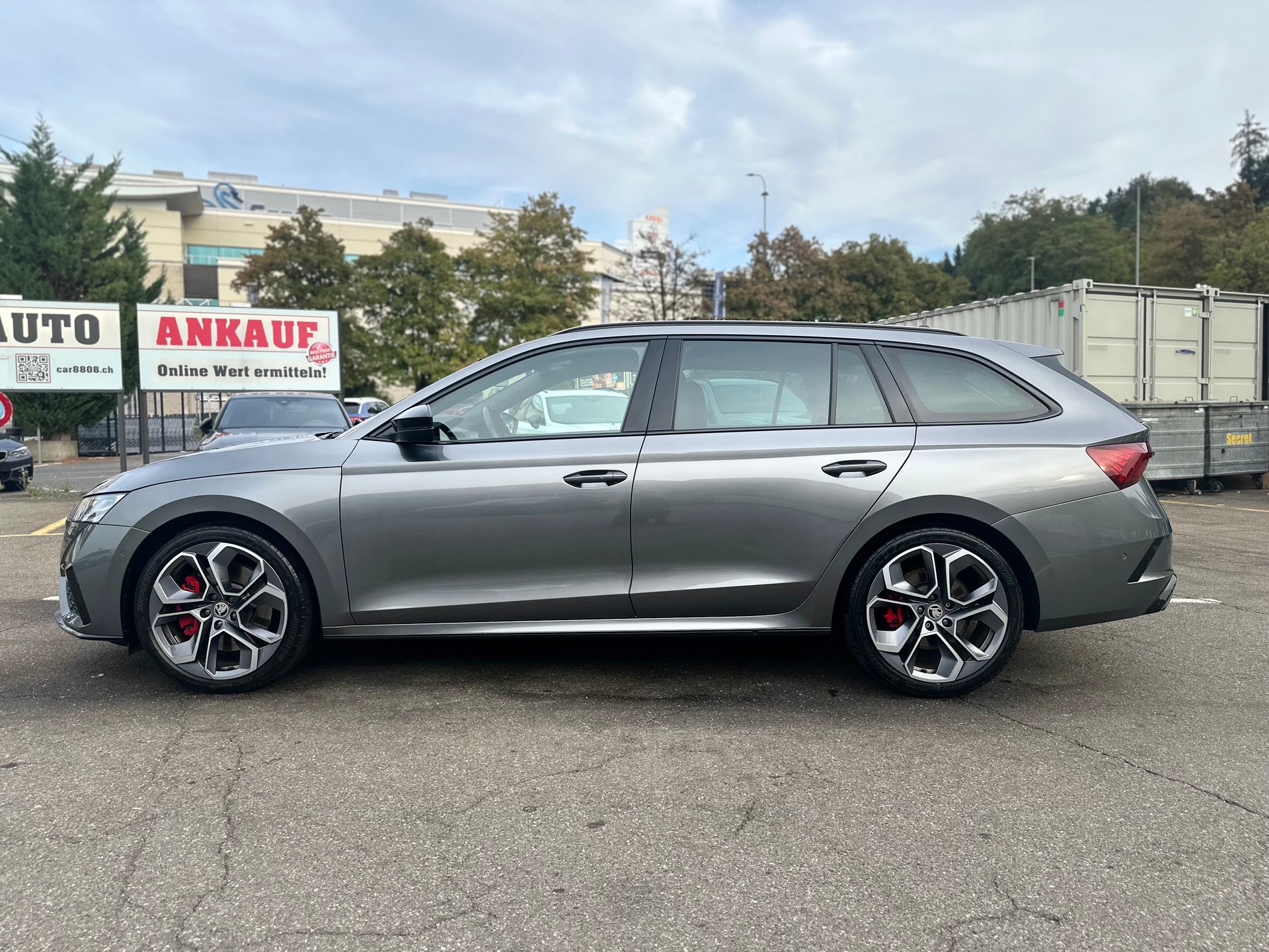 SKODA Octavia Combi 2.0 TSI DSG RS ° Vollausstattung °-image-6