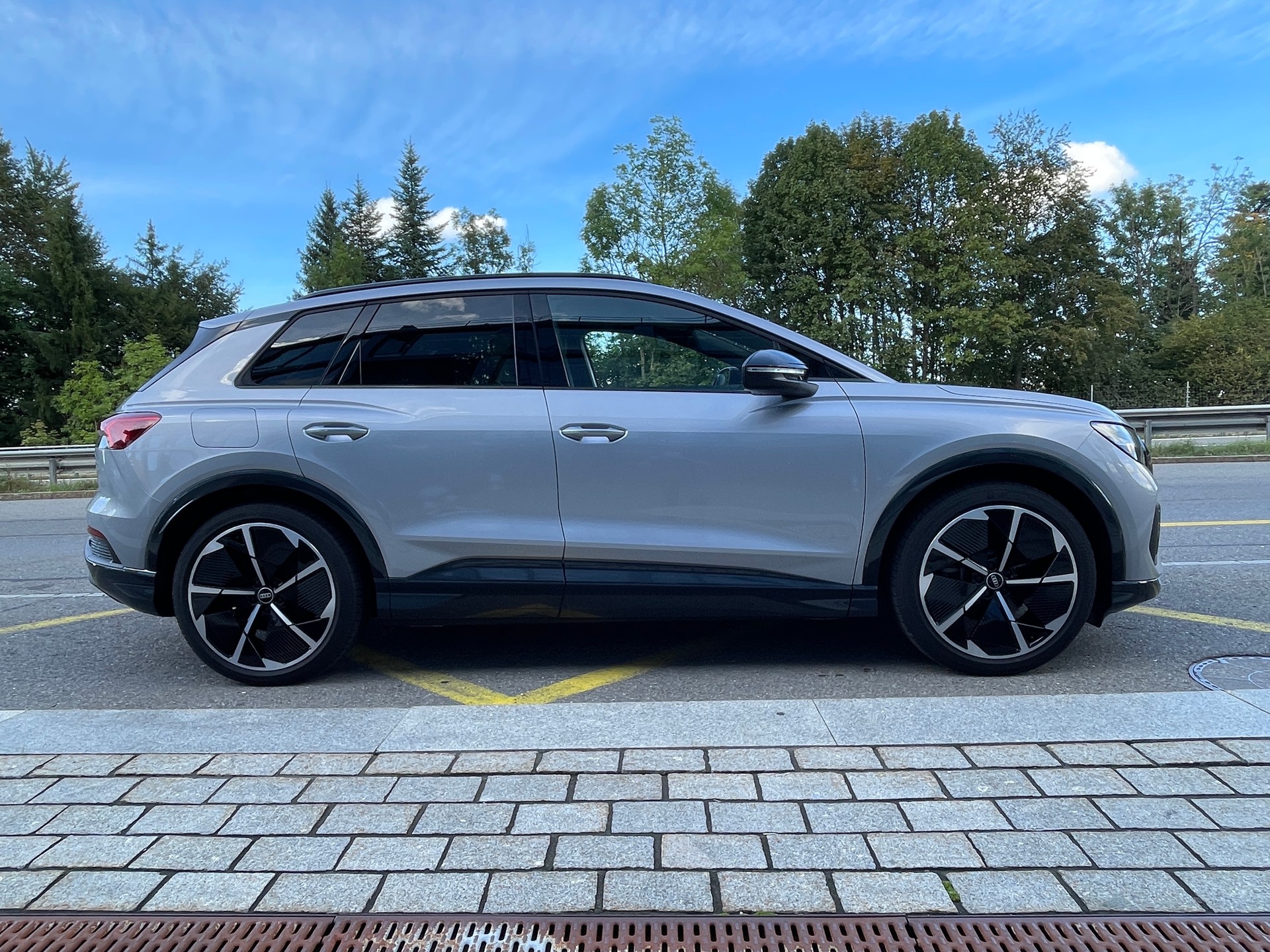 AUDI Q4 e-tron 35-showroom-element-3
